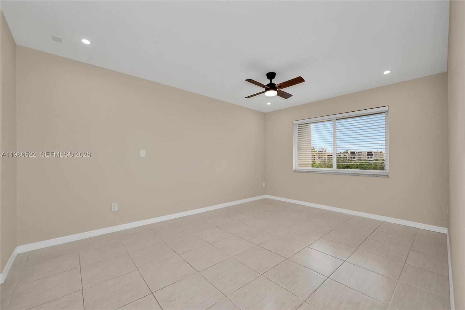 VILLAGE OF KINGS CREEK CO - Residential Lease