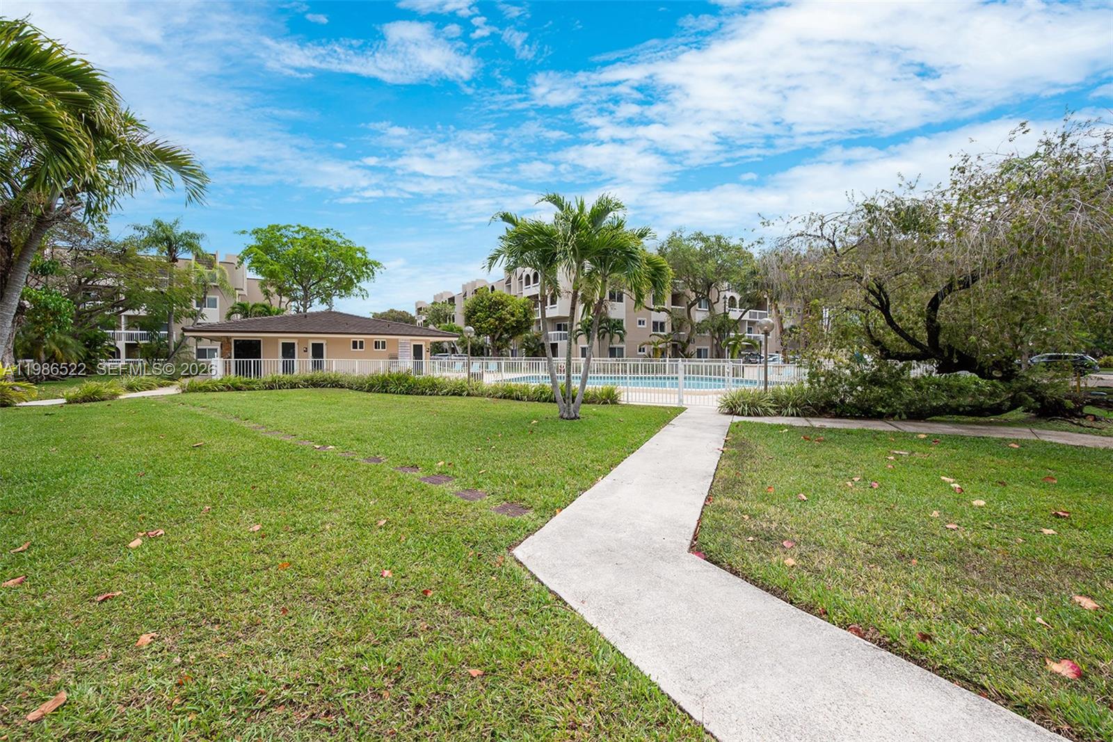 VILLAGE OF KINGS CREEK CO - Residential Lease