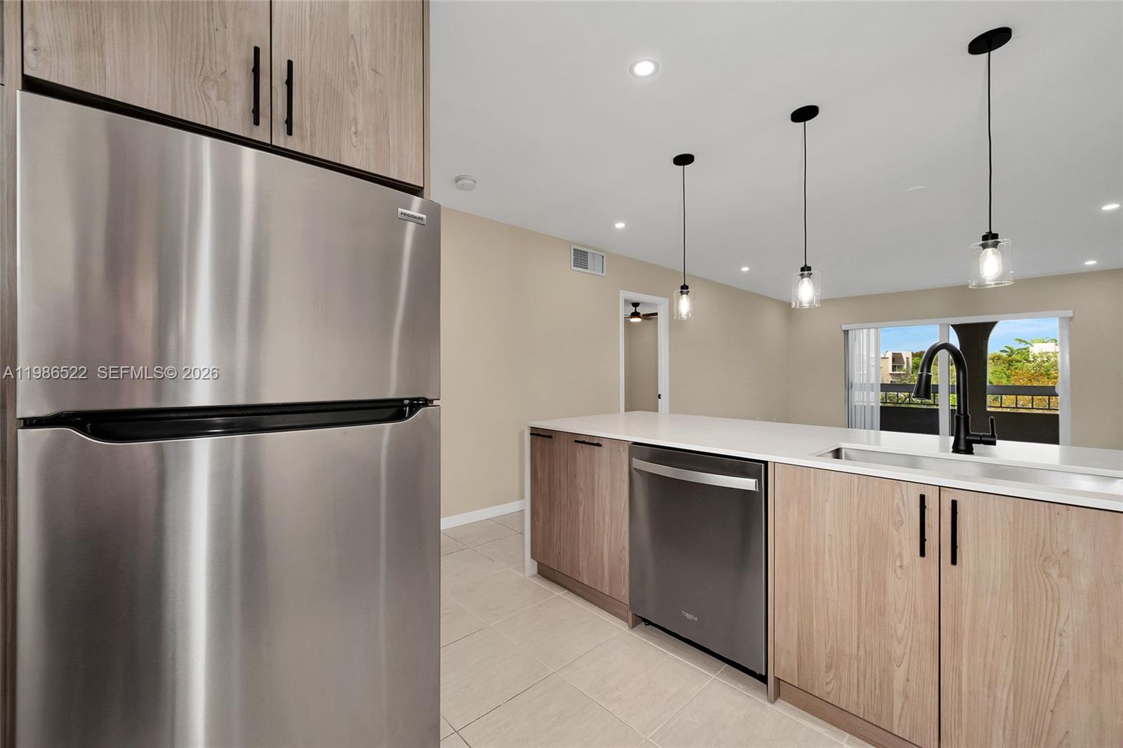 VILLAGE OF KINGS CREEK CO - Residential Lease