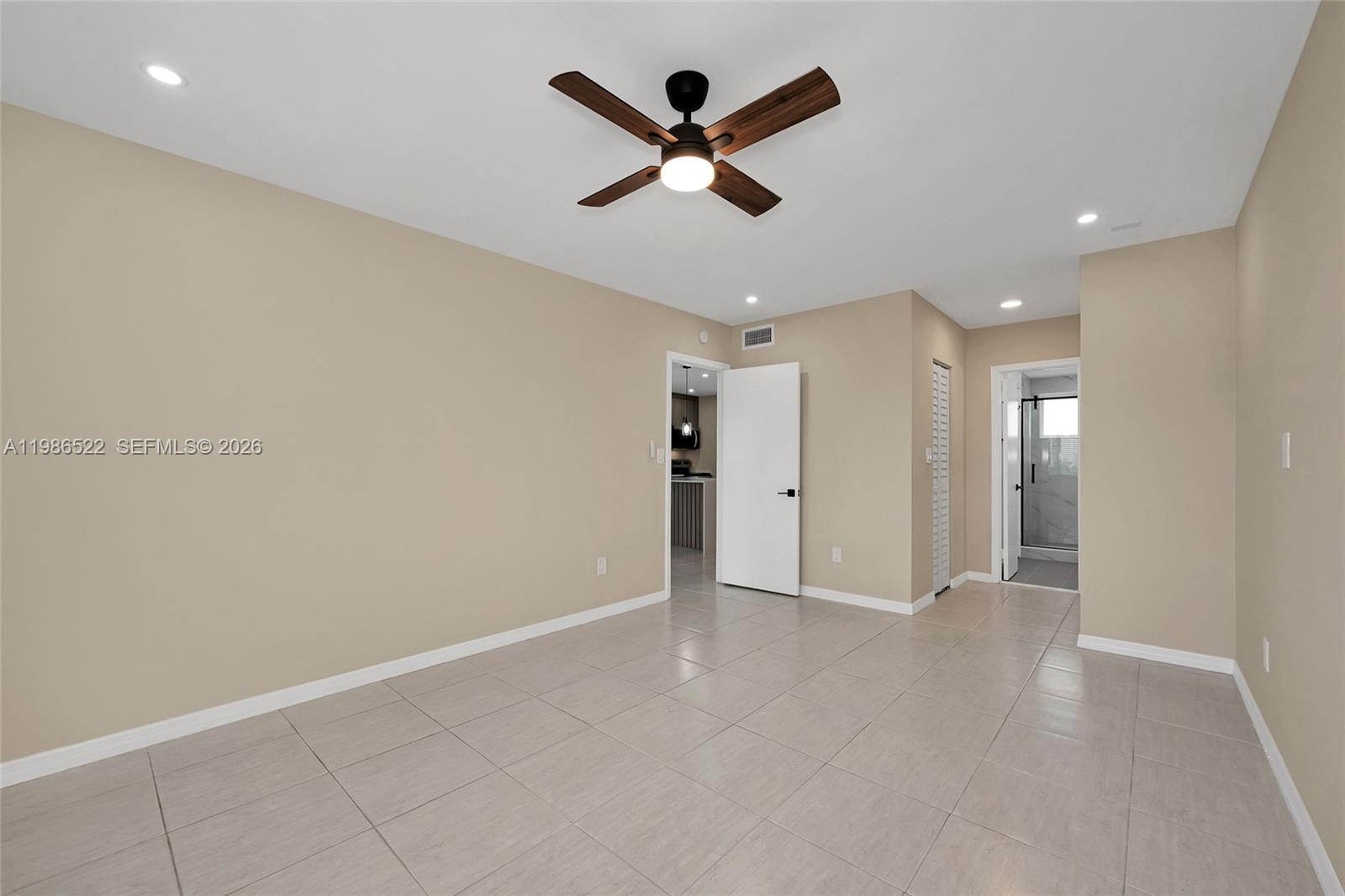 VILLAGE OF KINGS CREEK CO - Residential Lease