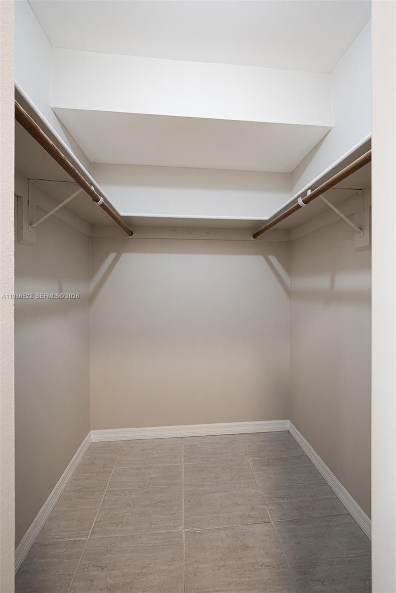 VILLAGE OF KINGS CREEK CO - Residential Lease