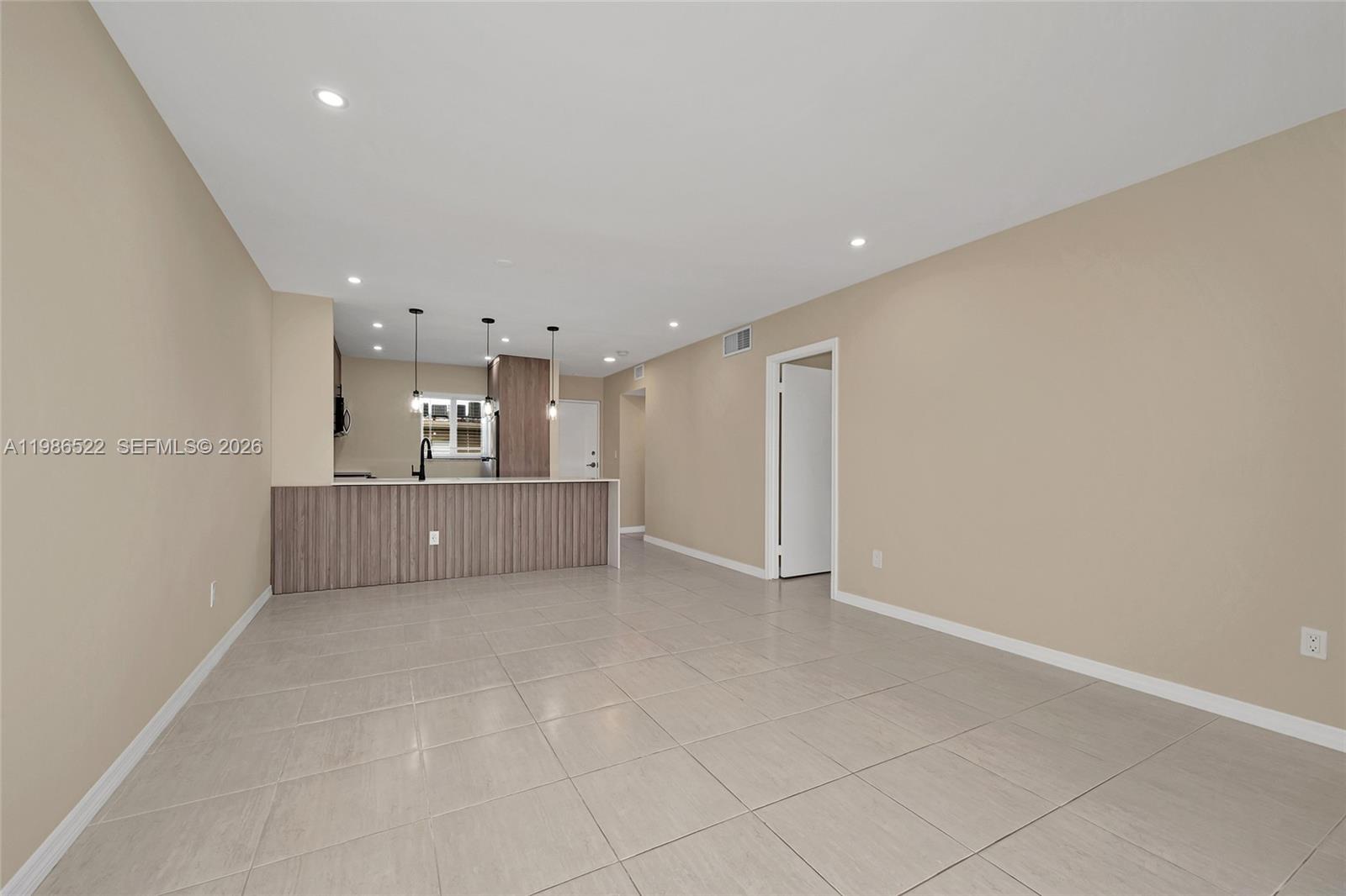 VILLAGE OF KINGS CREEK CO - Residential Lease