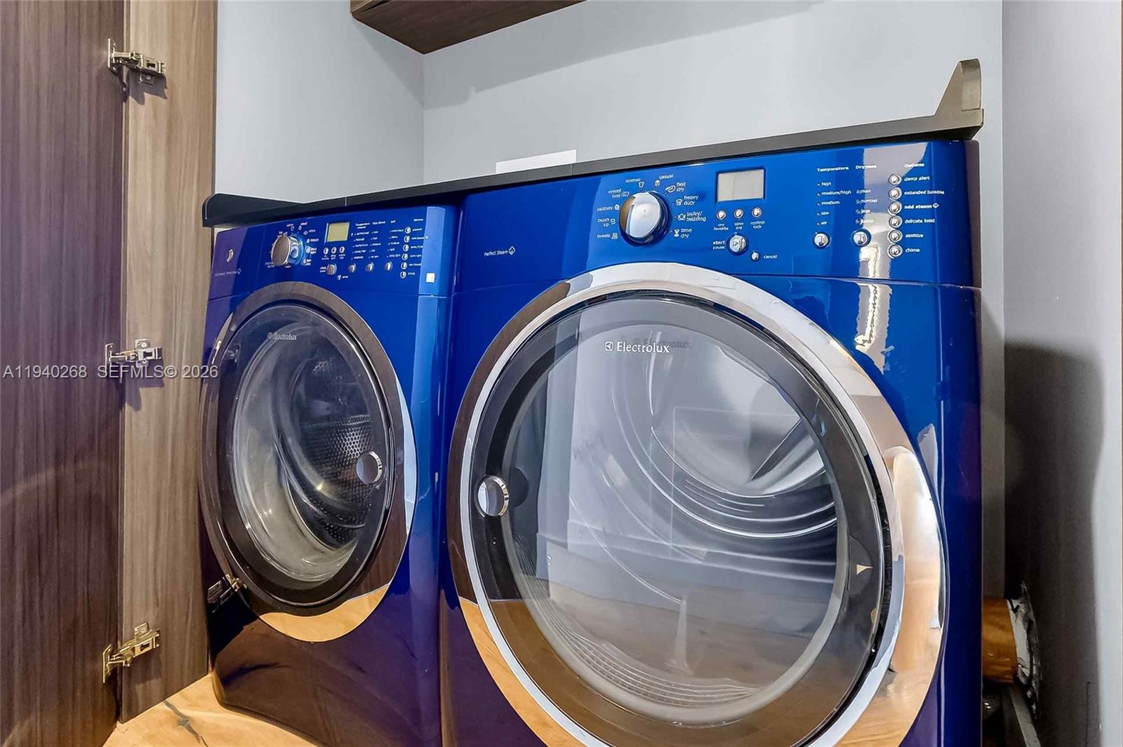 THE WAVERLY AT SOUTH BEAC - Residential