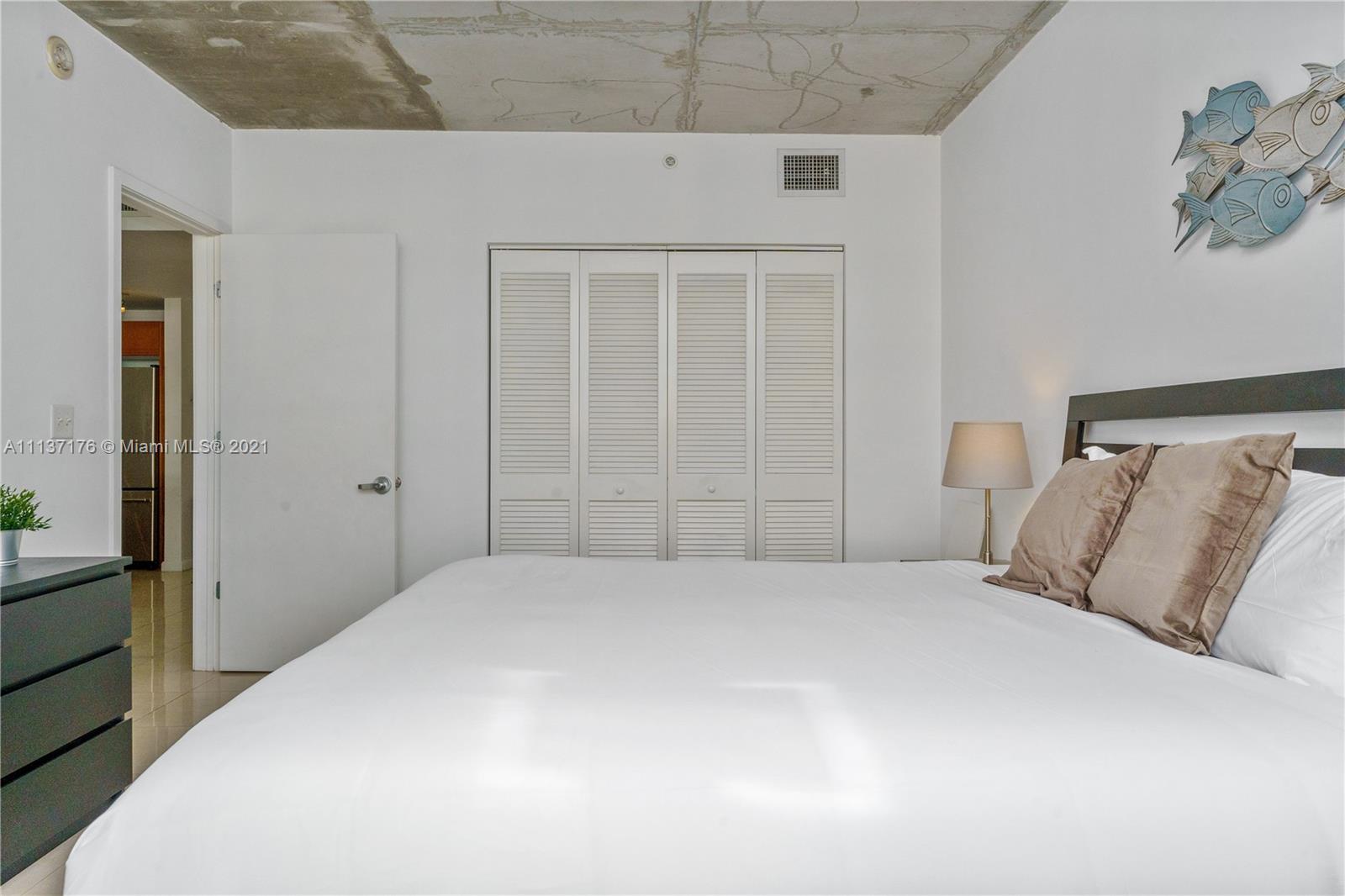 MIDBLOCK MIAMI CONDO - Residential Lease