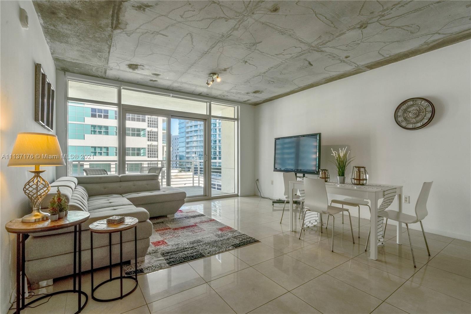 MIDBLOCK MIAMI CONDO - Residential Lease
