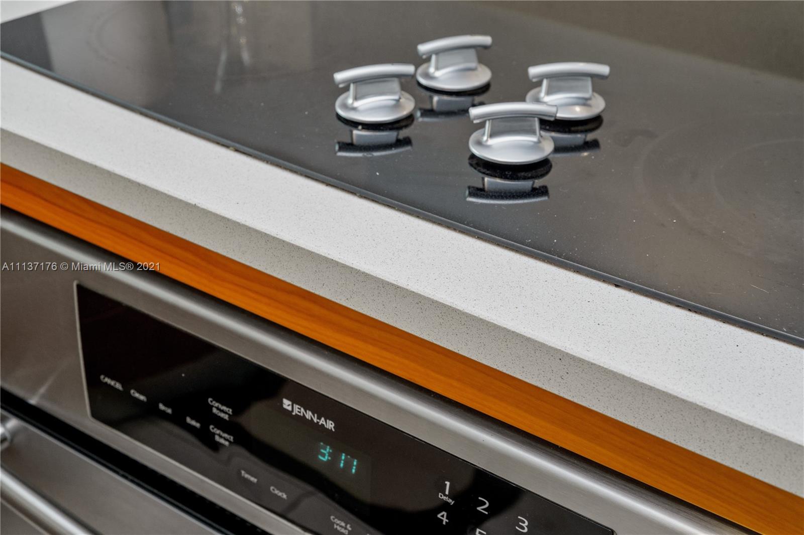 MIDBLOCK MIAMI CONDO - Residential Lease