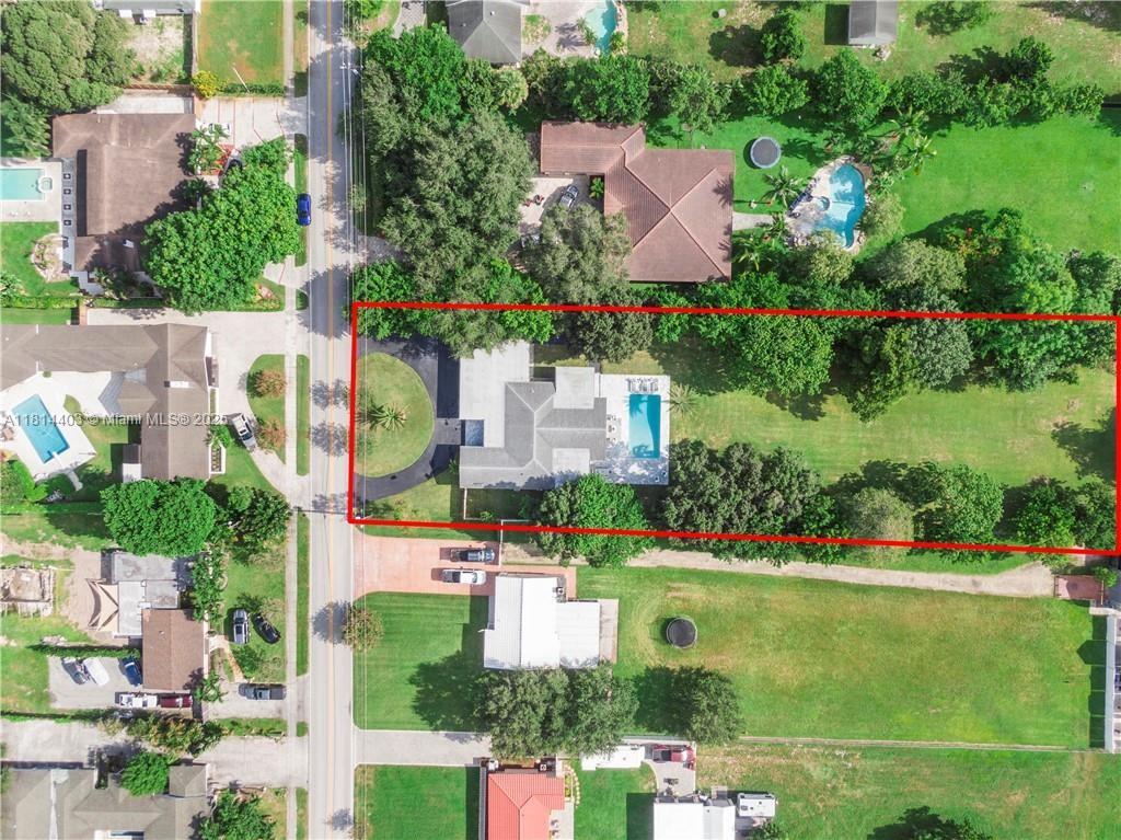 224 E Acre Dr, Plantation, Miami-Dade County, Florida - 5 Bedrooms  
3 Bathrooms - 