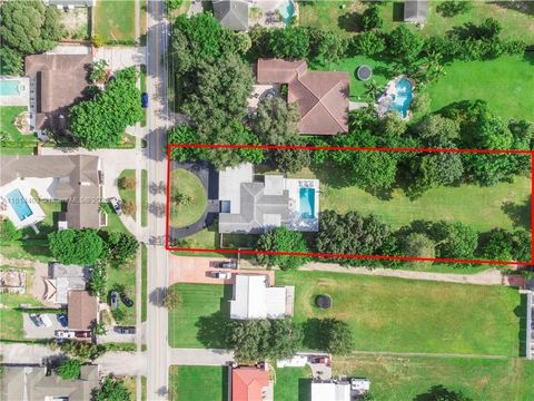 Photo of 224 E Acre Dr, Plantation, FL 33317 (MLS # A11814403)