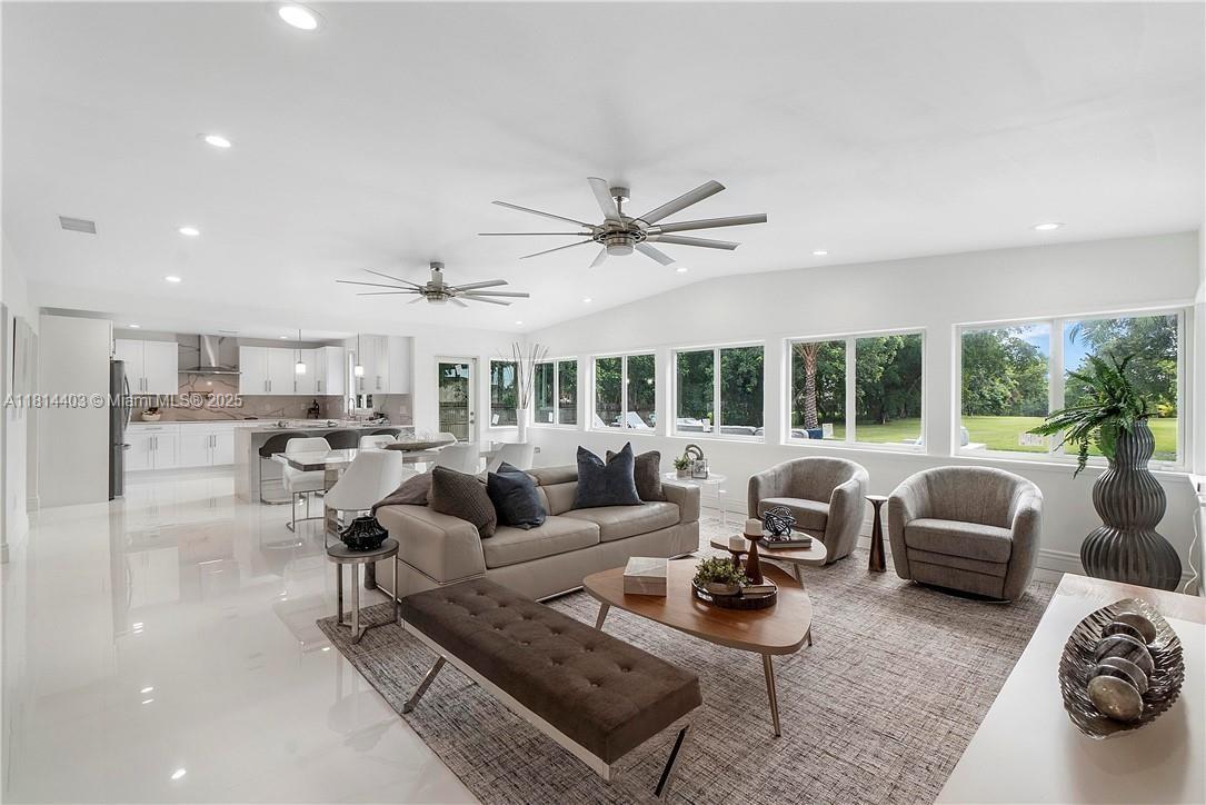 PLANTATION - Residential