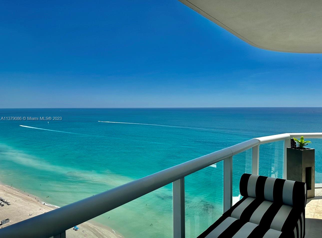 AKOYA CONDO - Residential