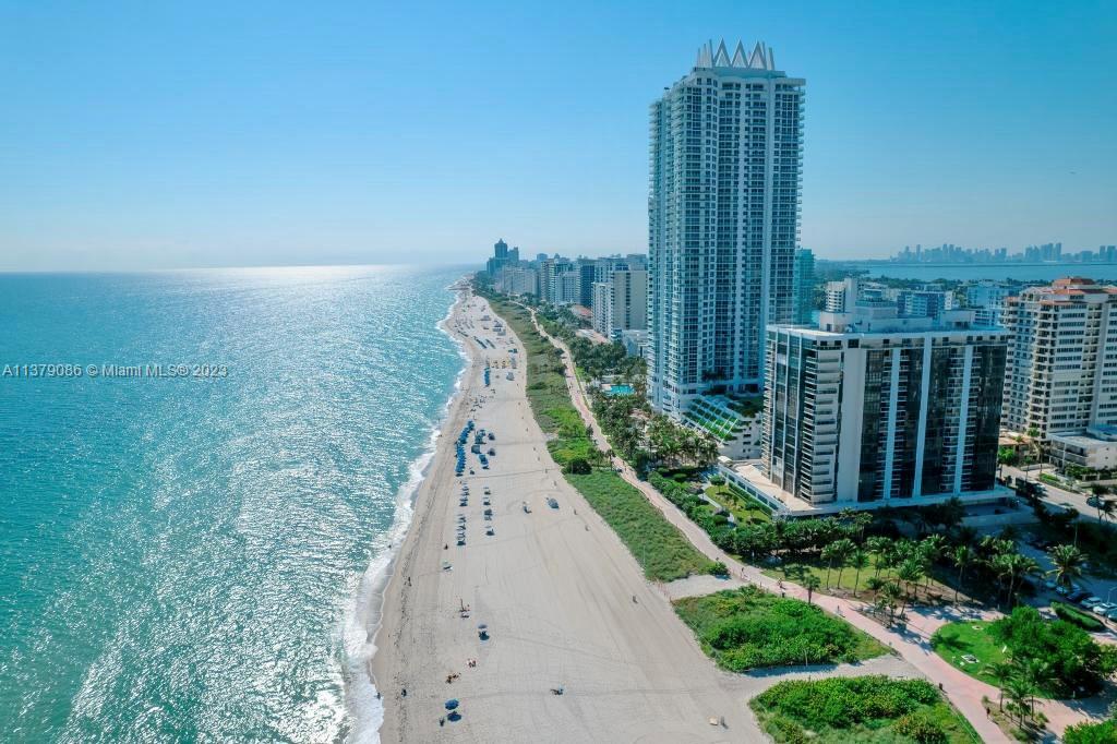 AKOYA CONDO - Residential