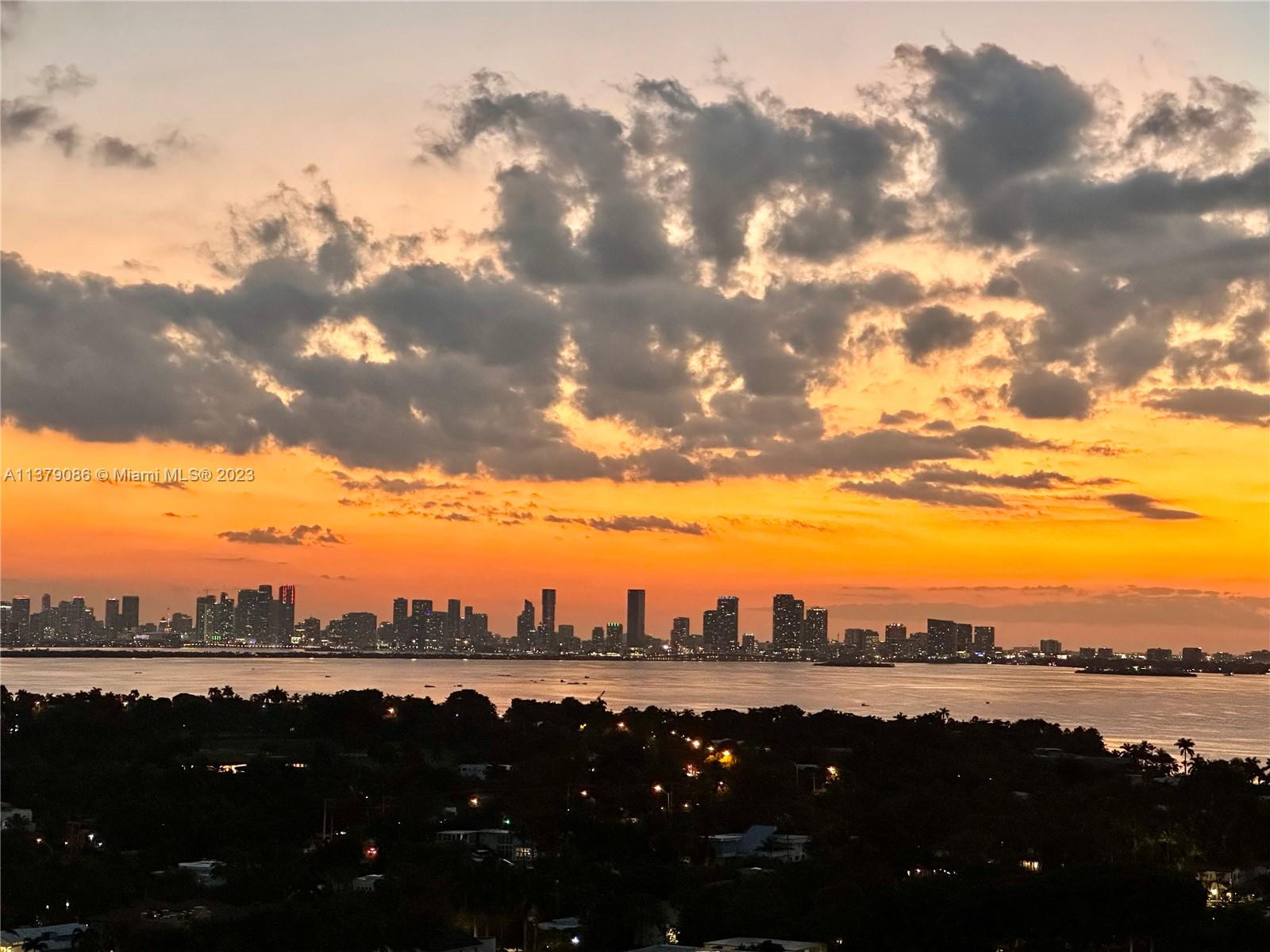 AKOYA CONDO - Residential