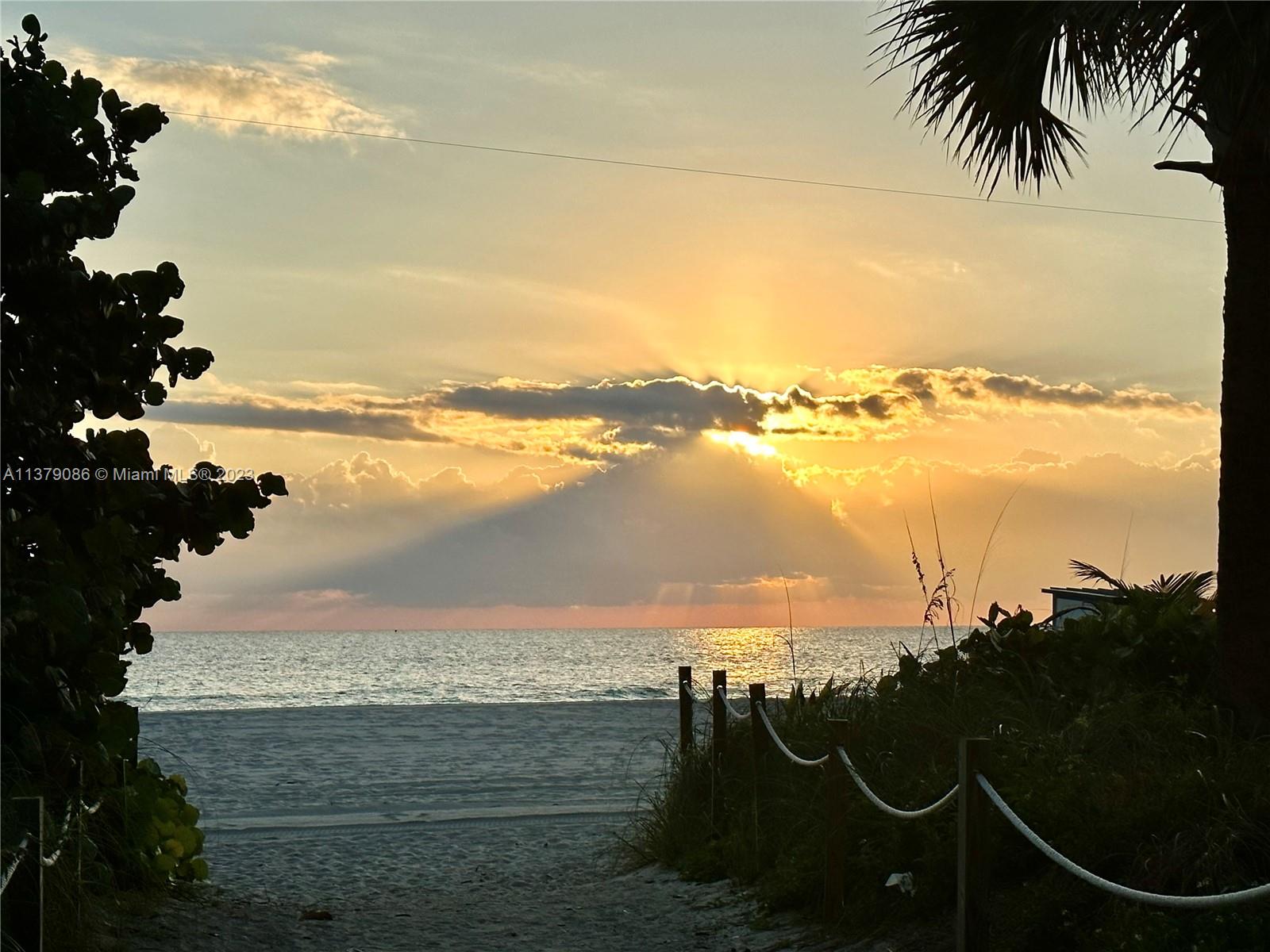 AKOYA CONDO - Residential