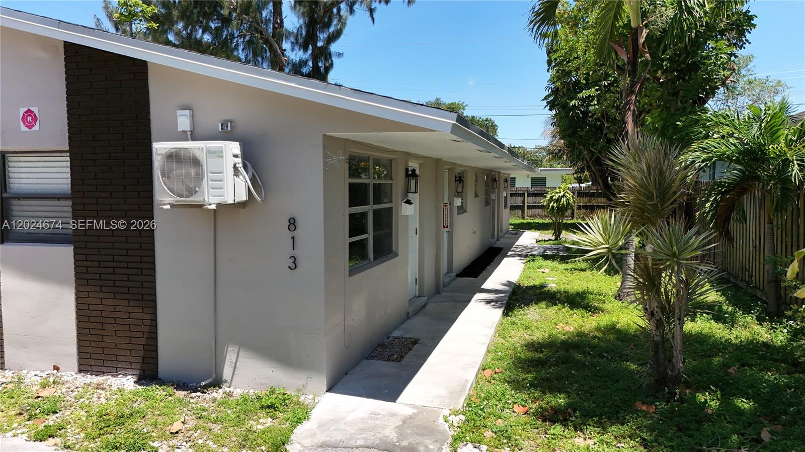 813 SW 29th St