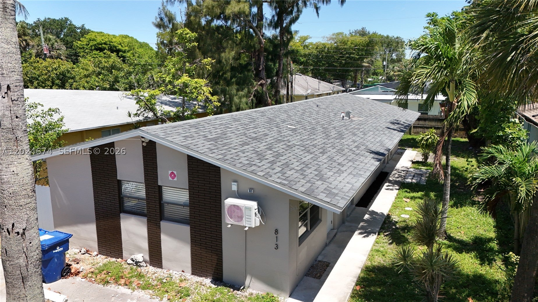 813 SW 29th St