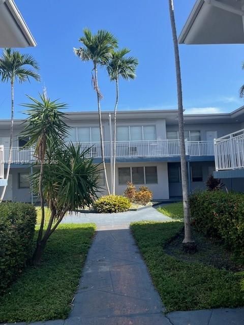 350 75th St 202 Miami Beach FL 33141