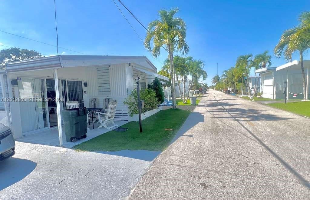 Photo of 219 W lake Dr #219, Hallandale Beach, FL 33009 (MLS # A12012003)