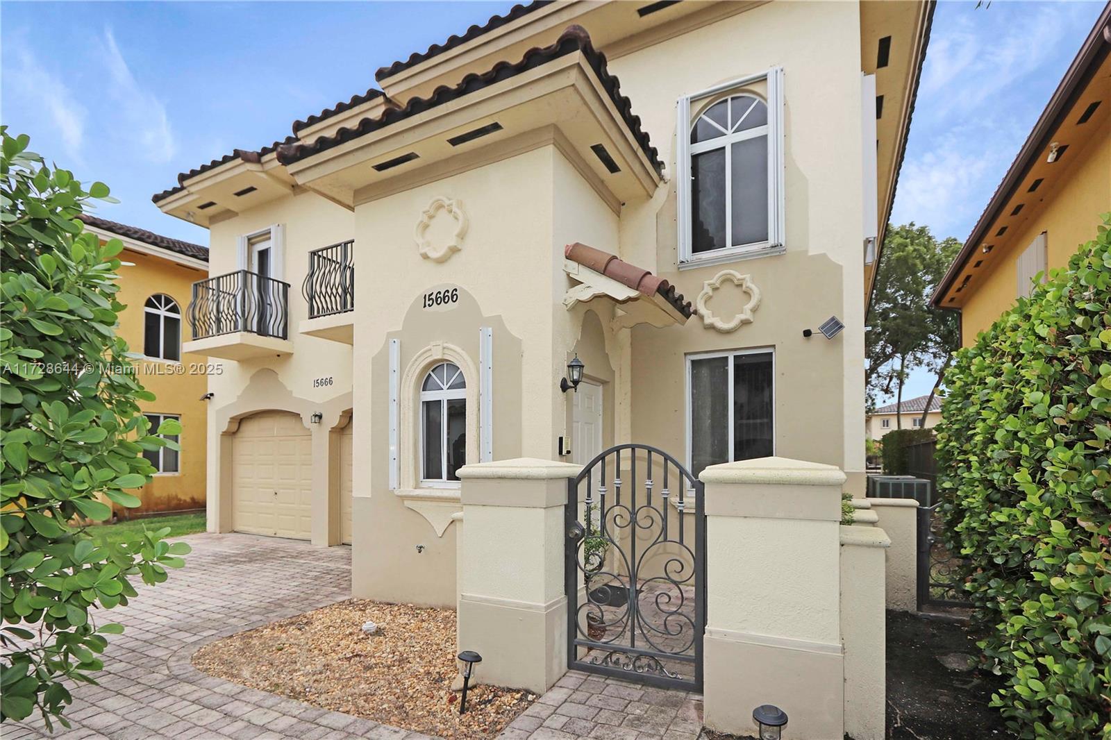 15666 Sw 13th Ter, Miami, Broward County, Florida - 5 Bedrooms  
4 Bathrooms - 