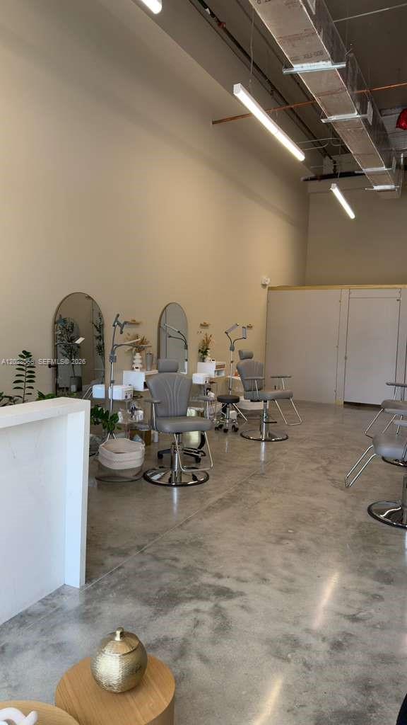10890 NW 17th St