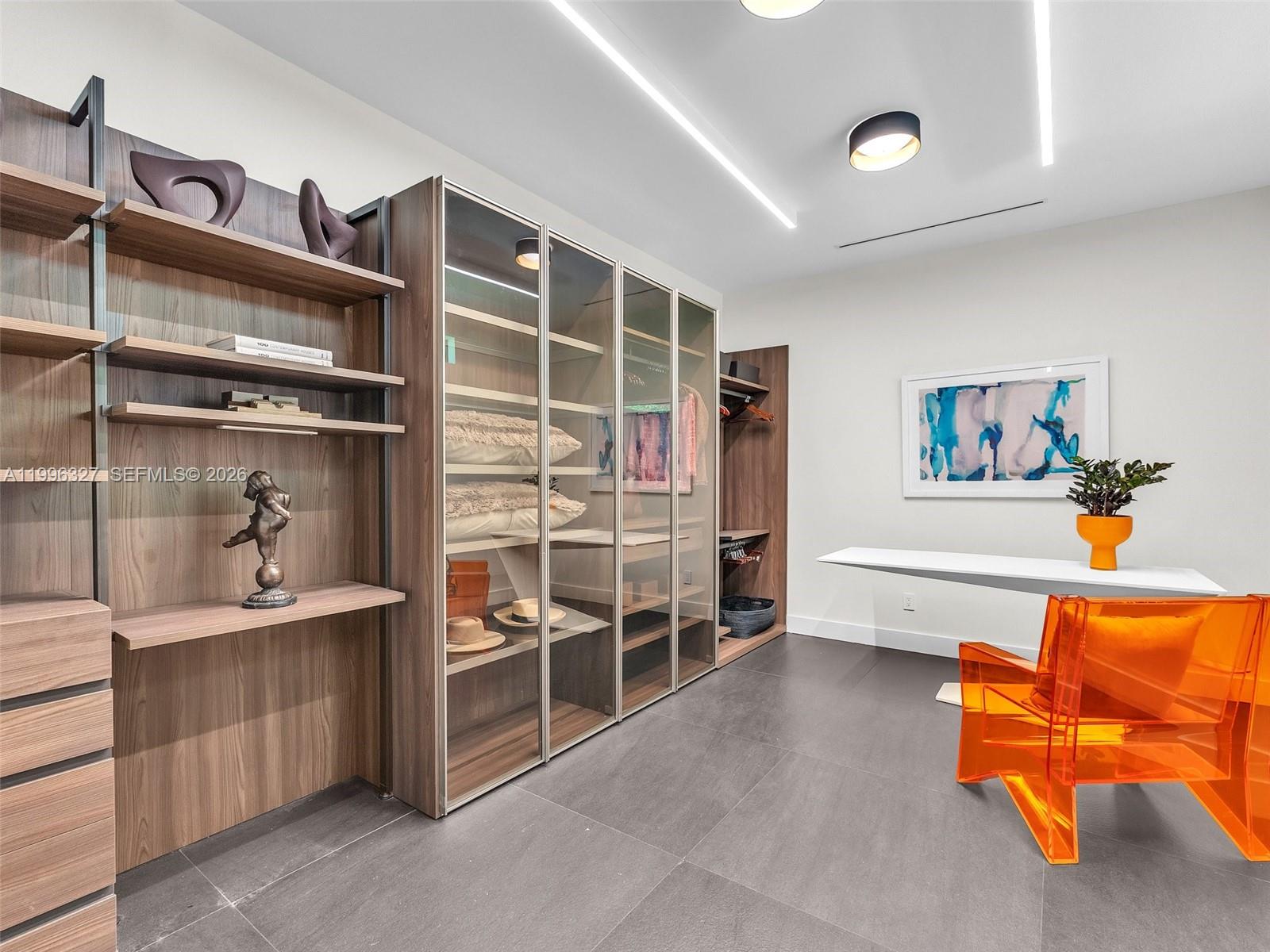 HOLLYWOOD LAKES SECTION - Residential