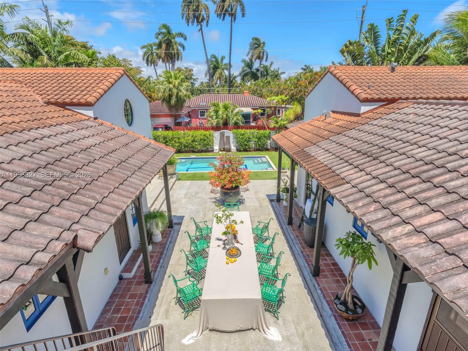 HOLLYWOOD LAKES SECTION - Residential