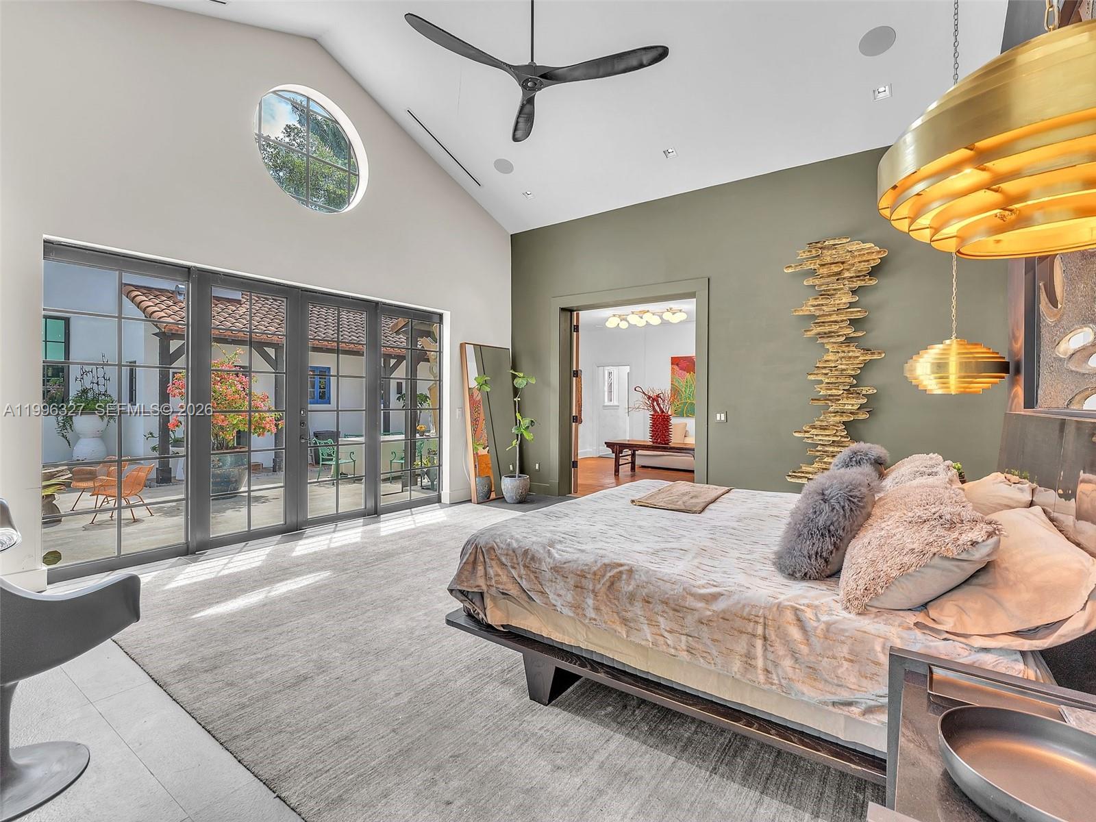 HOLLYWOOD LAKES SECTION - Residential