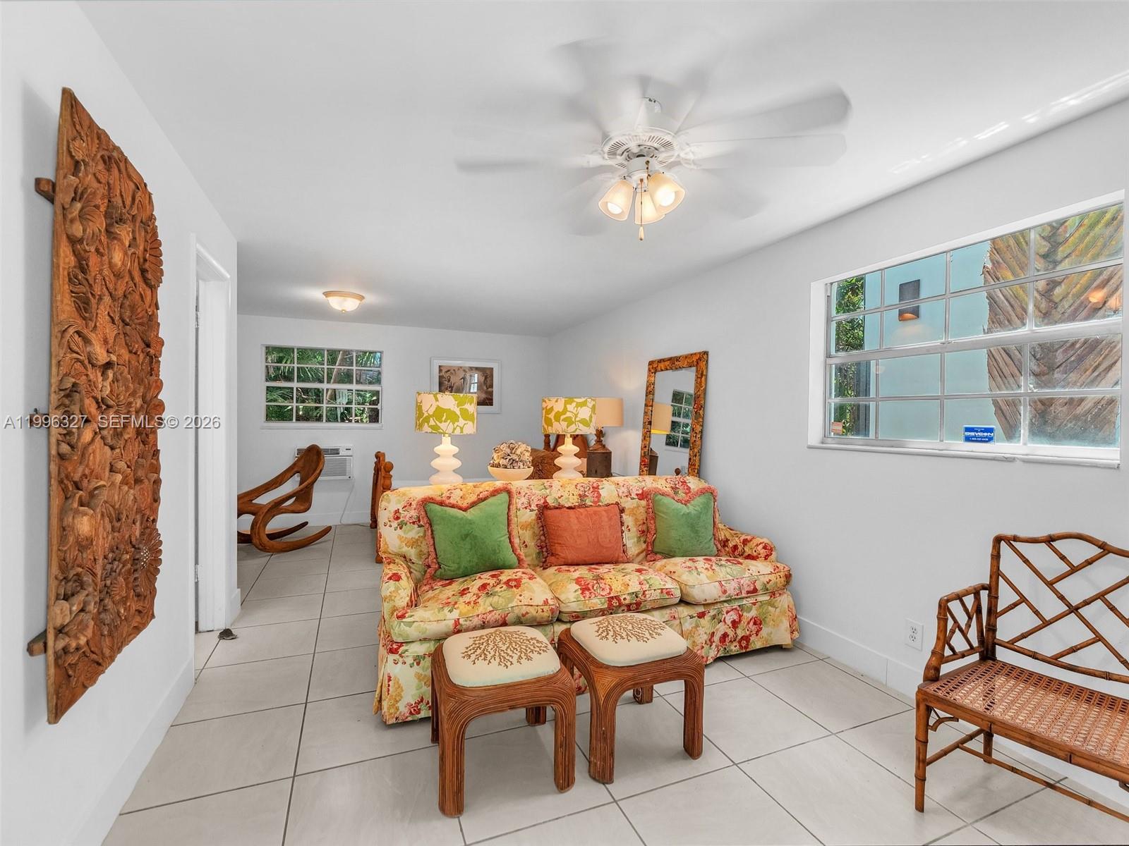 HOLLYWOOD LAKES SECTION - Residential