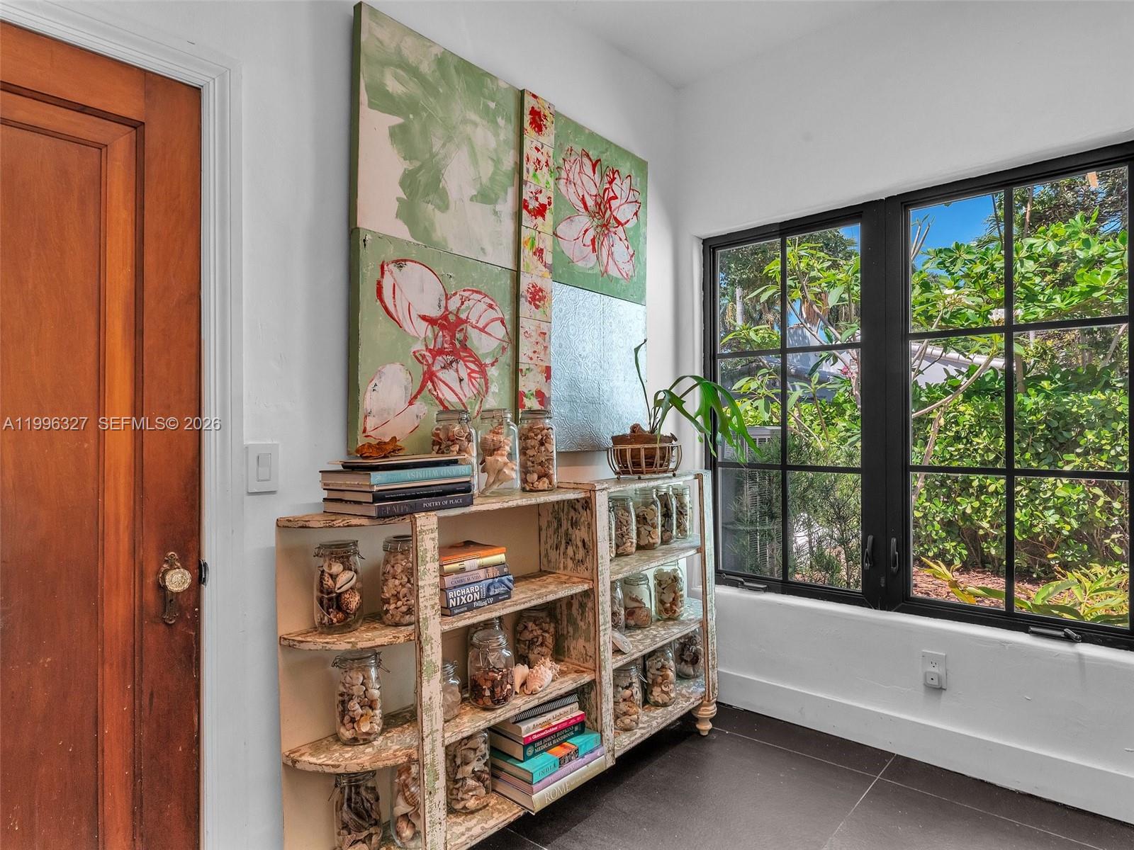 HOLLYWOOD LAKES SECTION - Residential