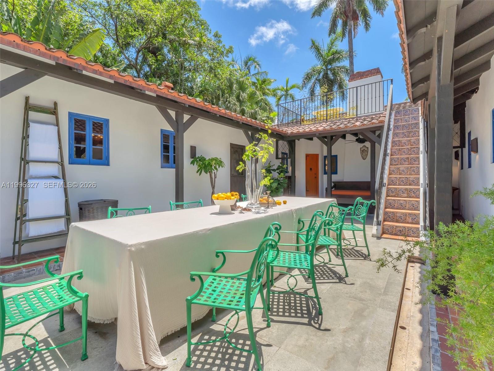 HOLLYWOOD LAKES SECTION - Residential