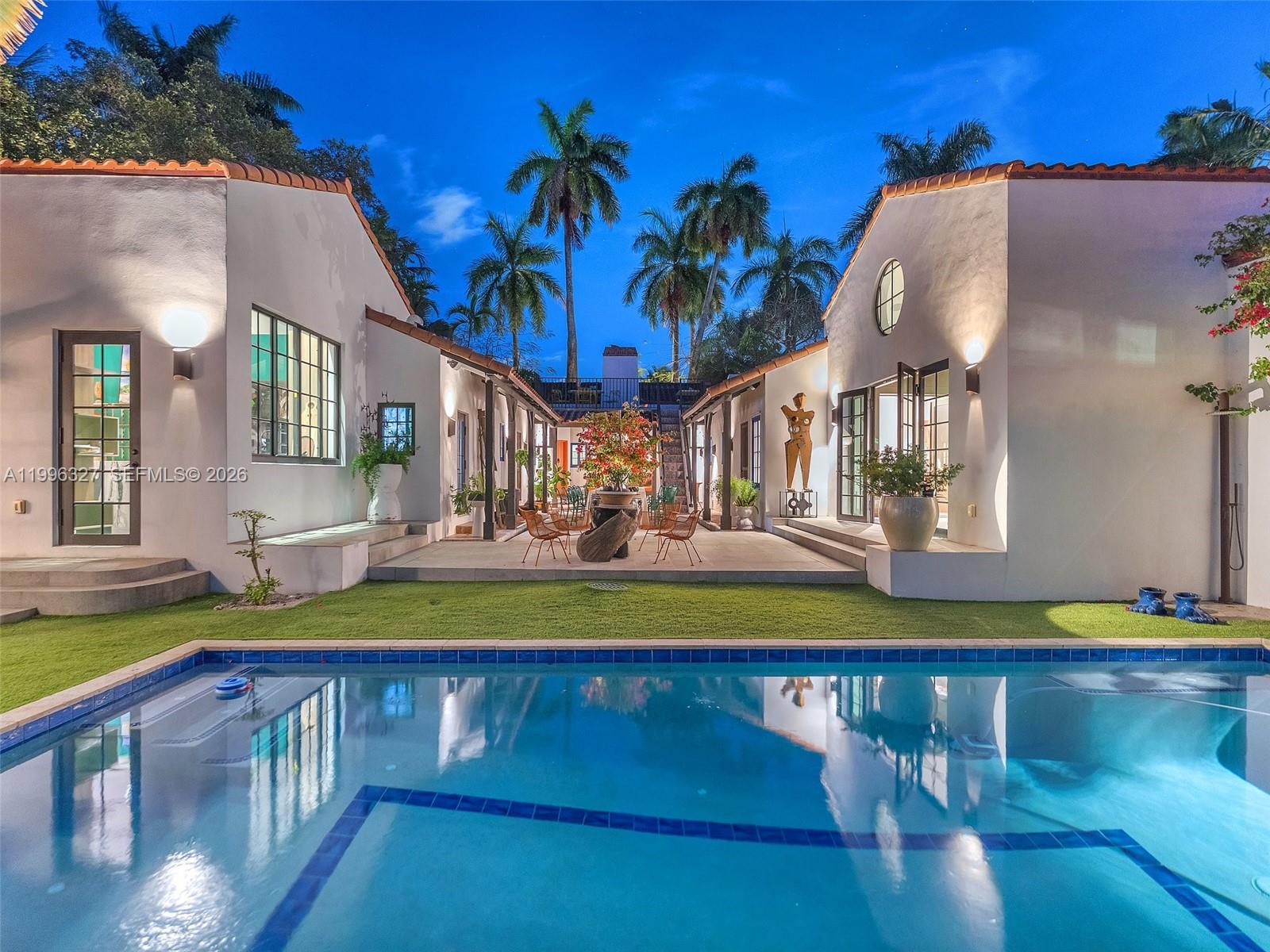 HOLLYWOOD LAKES SECTION - Residential