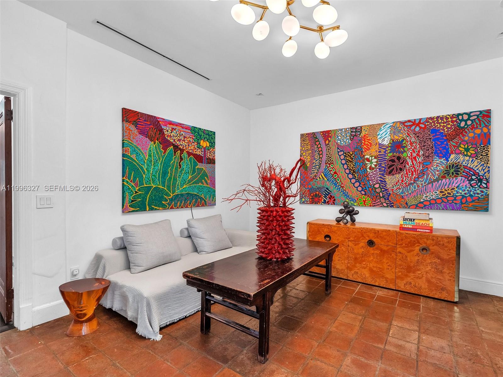 HOLLYWOOD LAKES SECTION - Residential