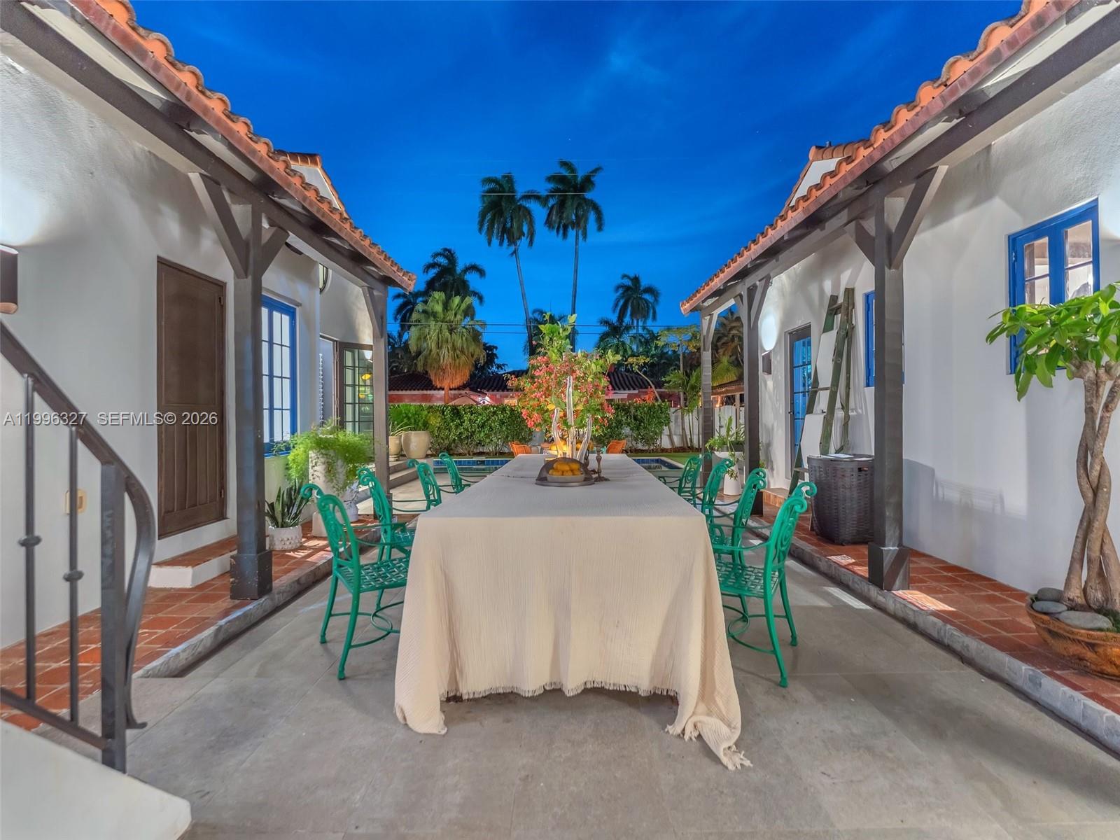 HOLLYWOOD LAKES SECTION - Residential