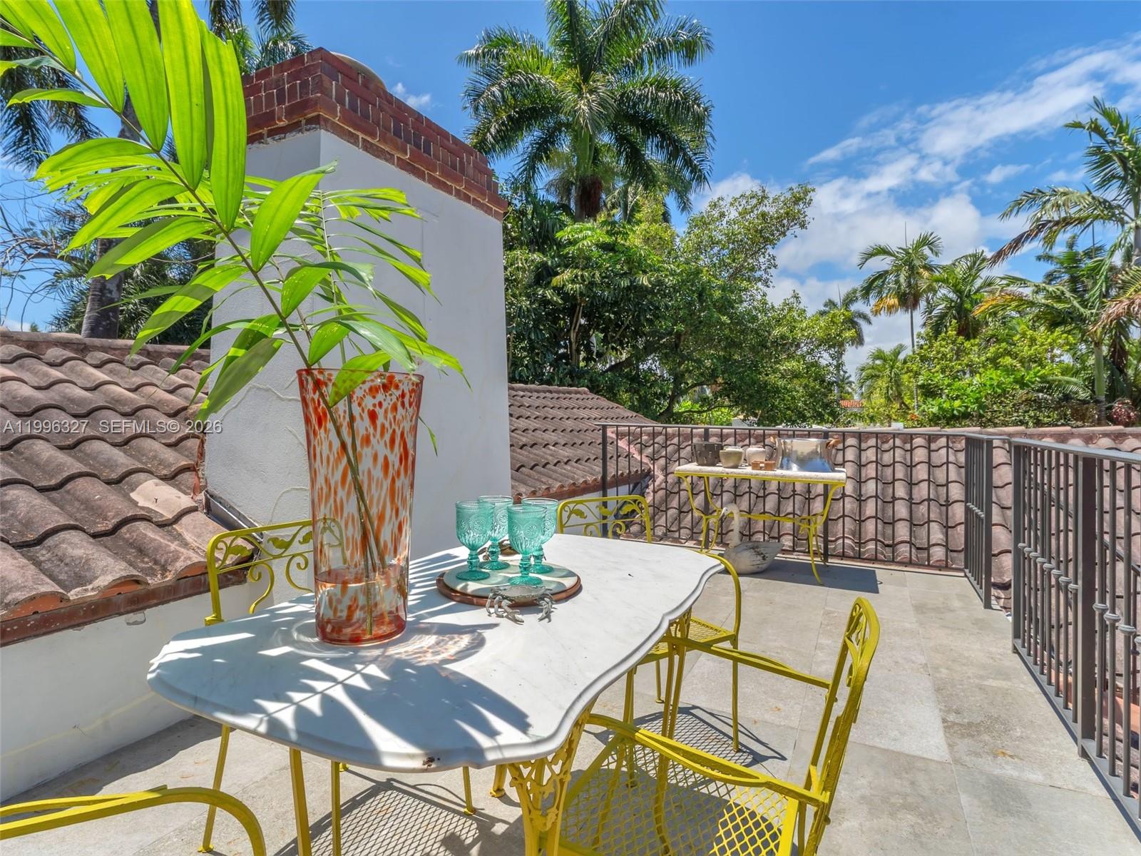 HOLLYWOOD LAKES SECTION - Residential