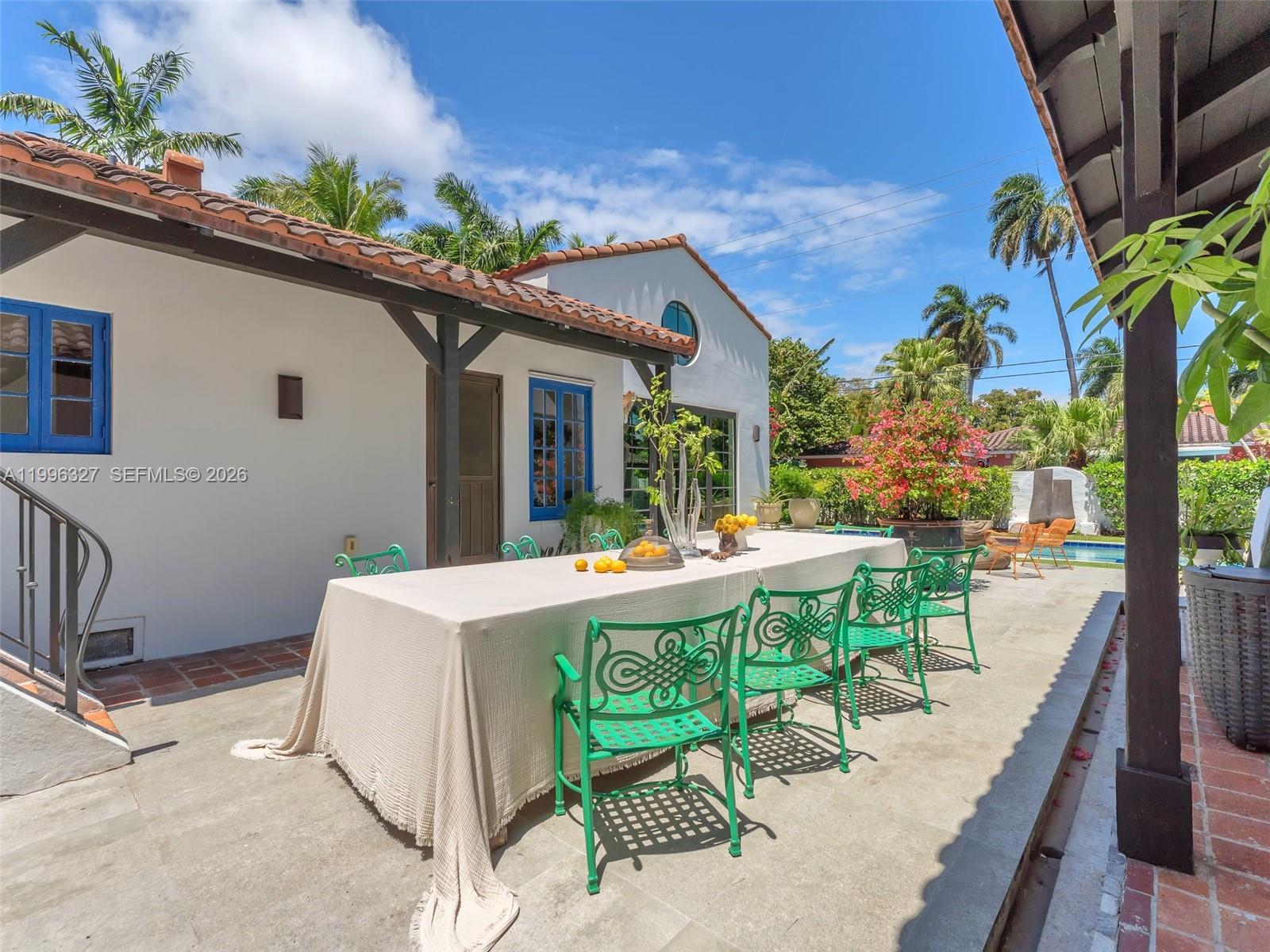 HOLLYWOOD LAKES SECTION - Residential