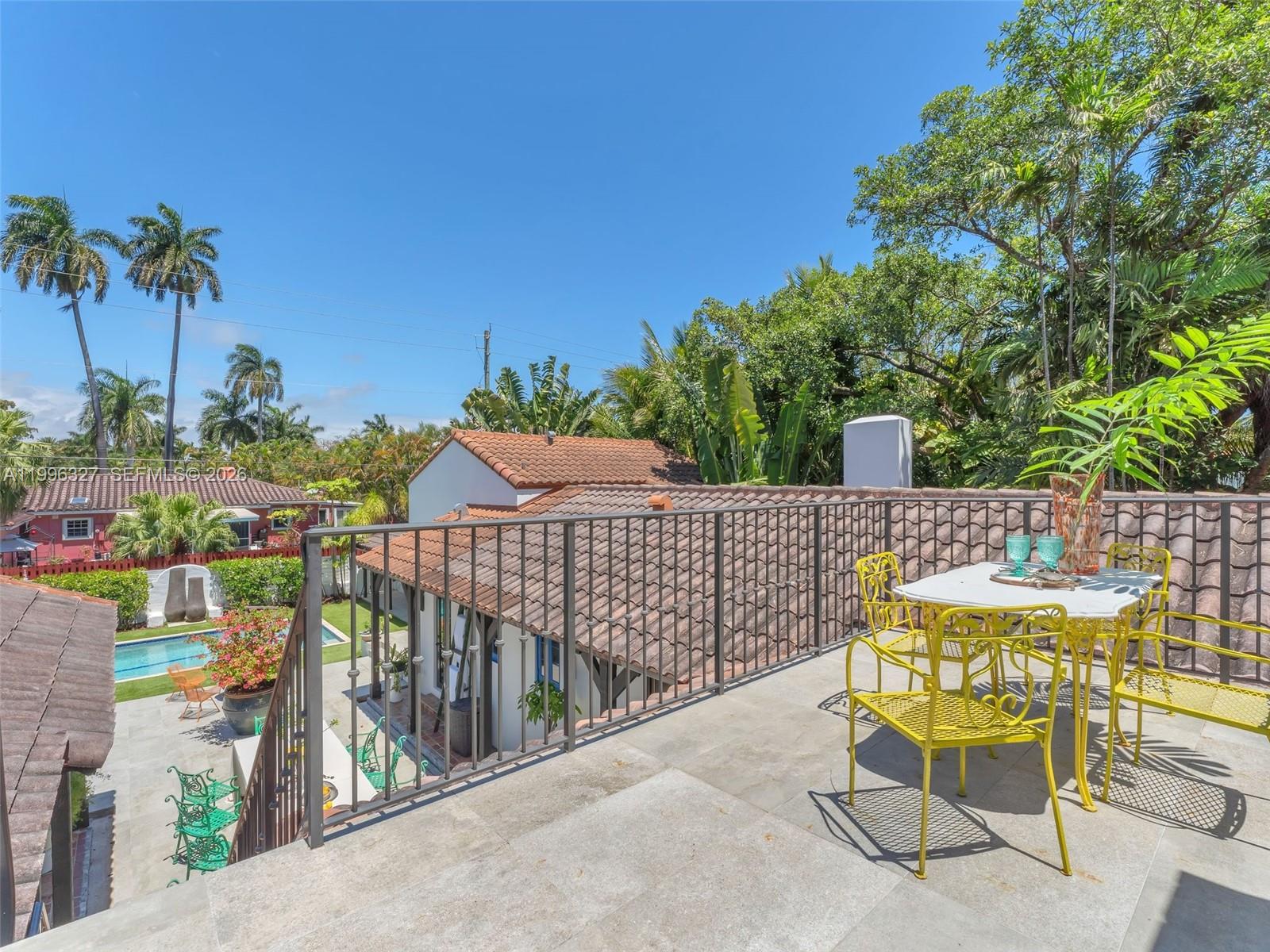 HOLLYWOOD LAKES SECTION - Residential