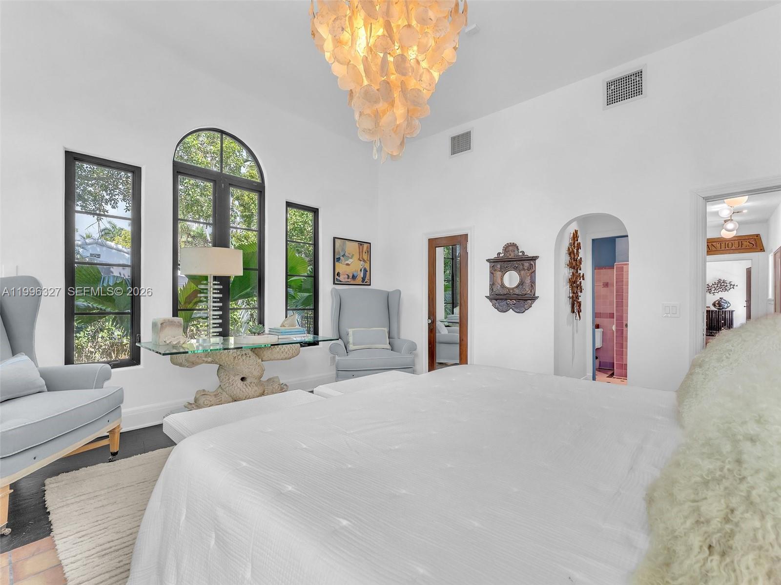HOLLYWOOD LAKES SECTION - Residential