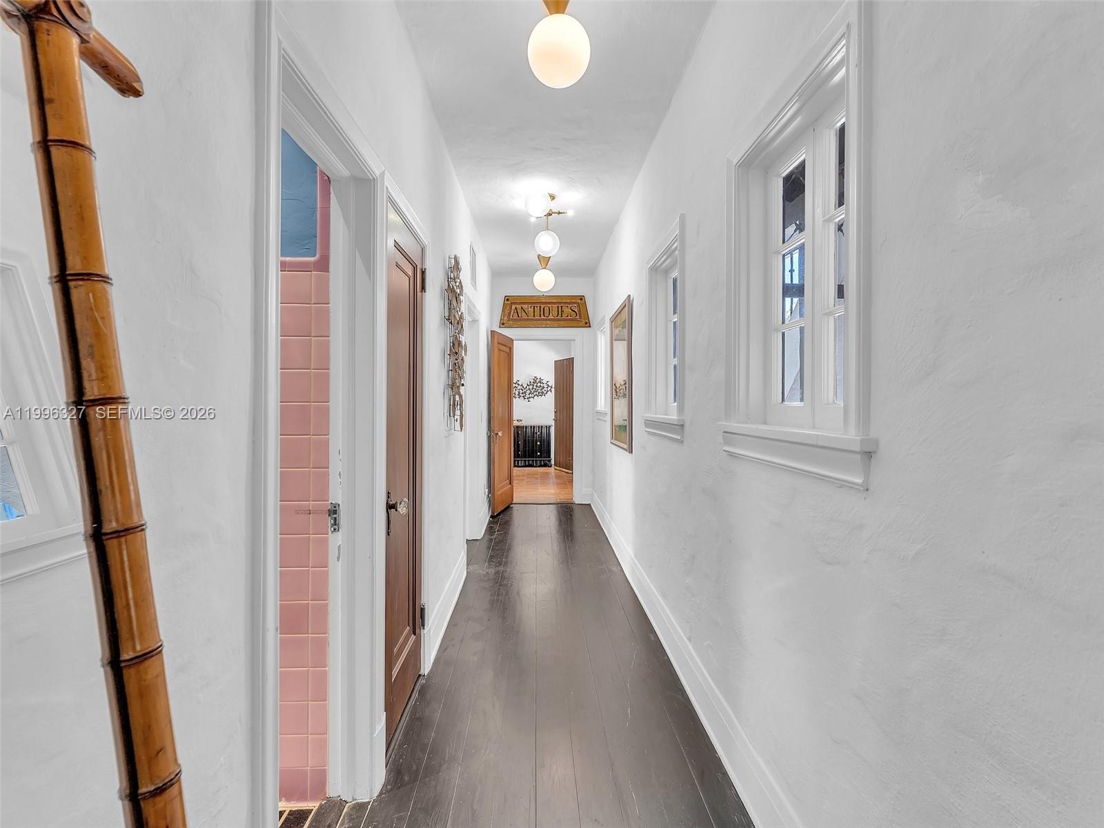 HOLLYWOOD LAKES SECTION - Residential