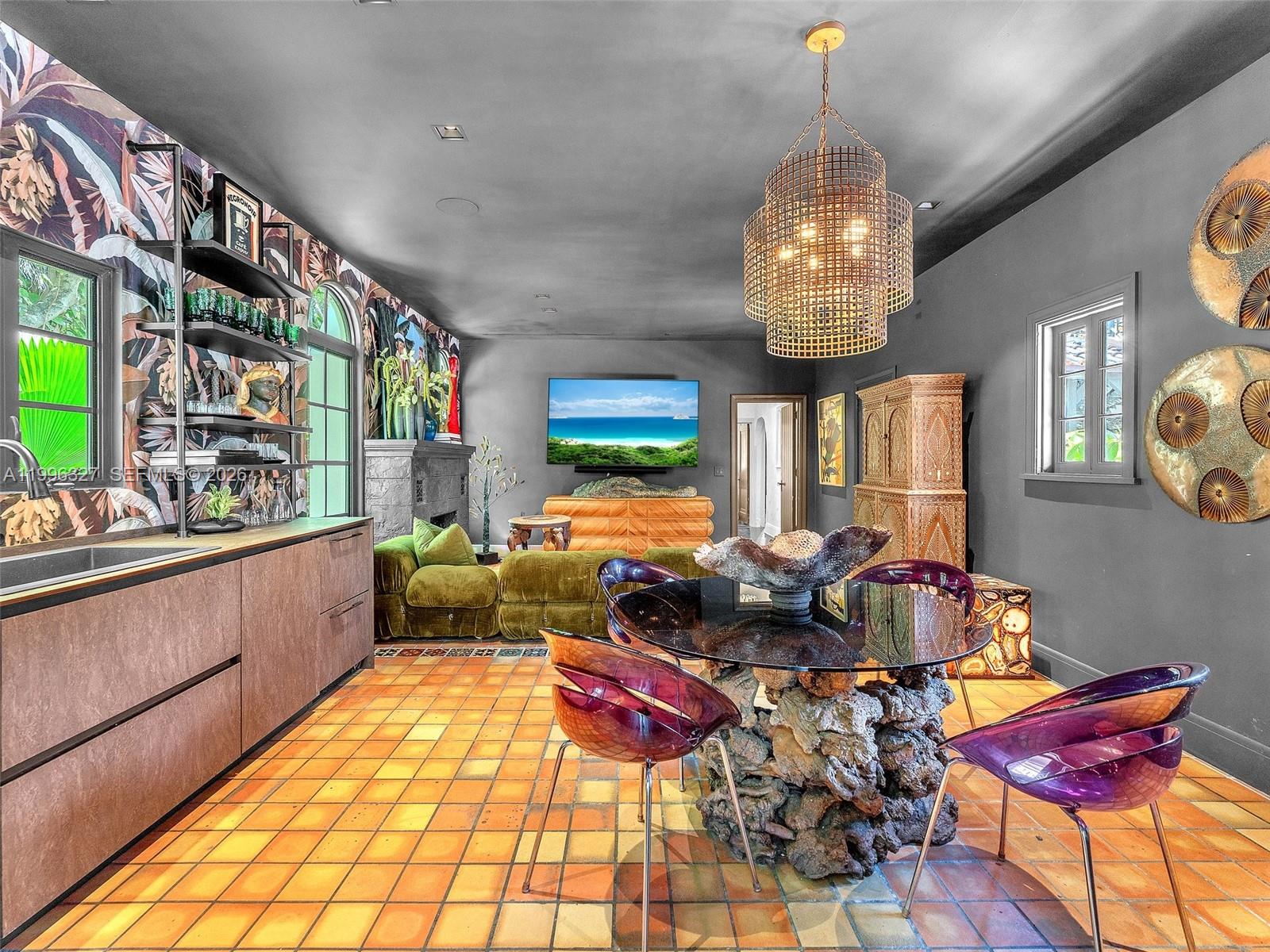 HOLLYWOOD LAKES SECTION - Residential