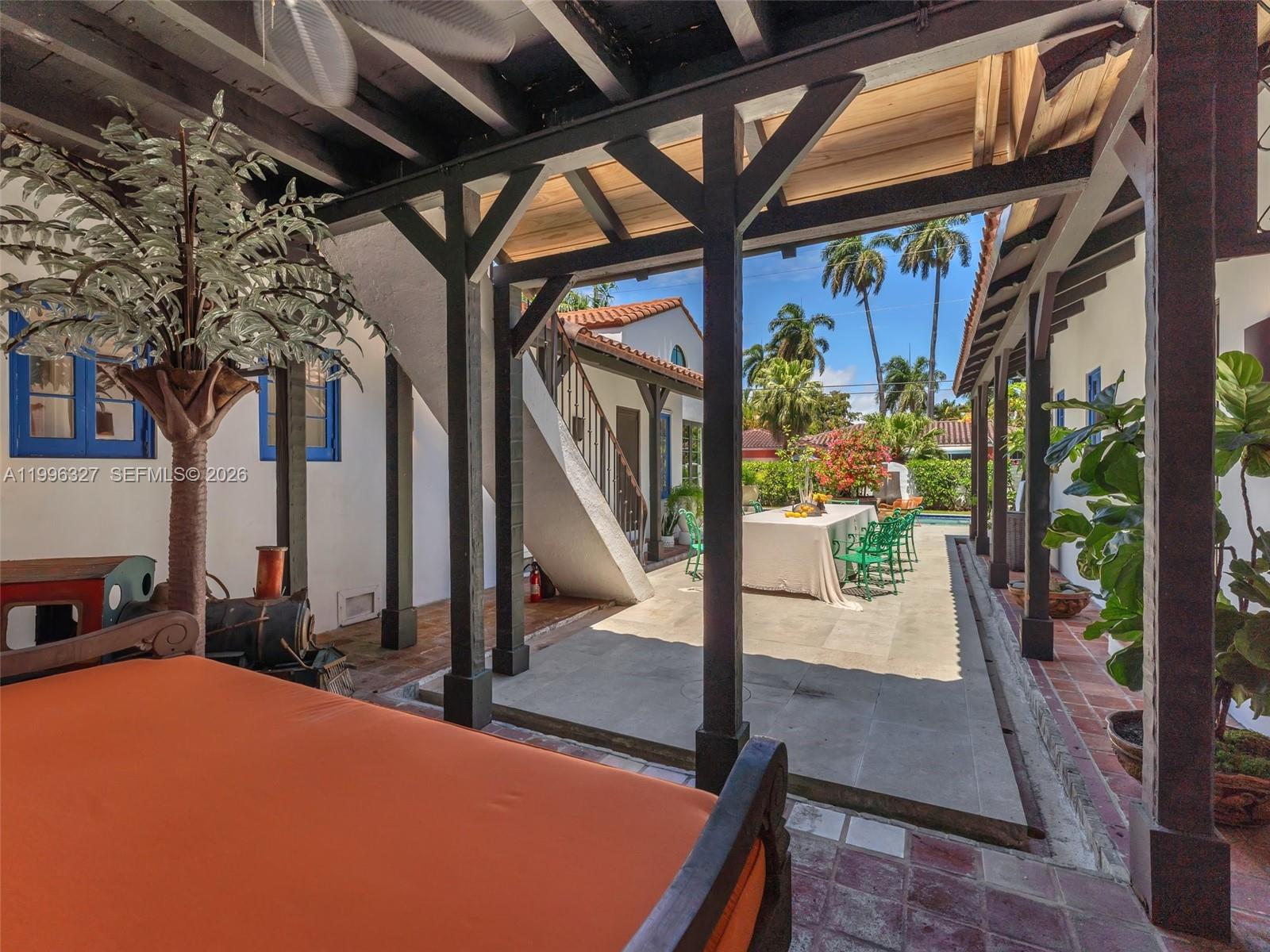 HOLLYWOOD LAKES SECTION - Residential