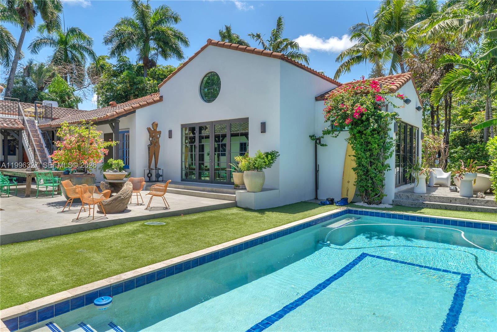 HOLLYWOOD LAKES SECTION - Residential