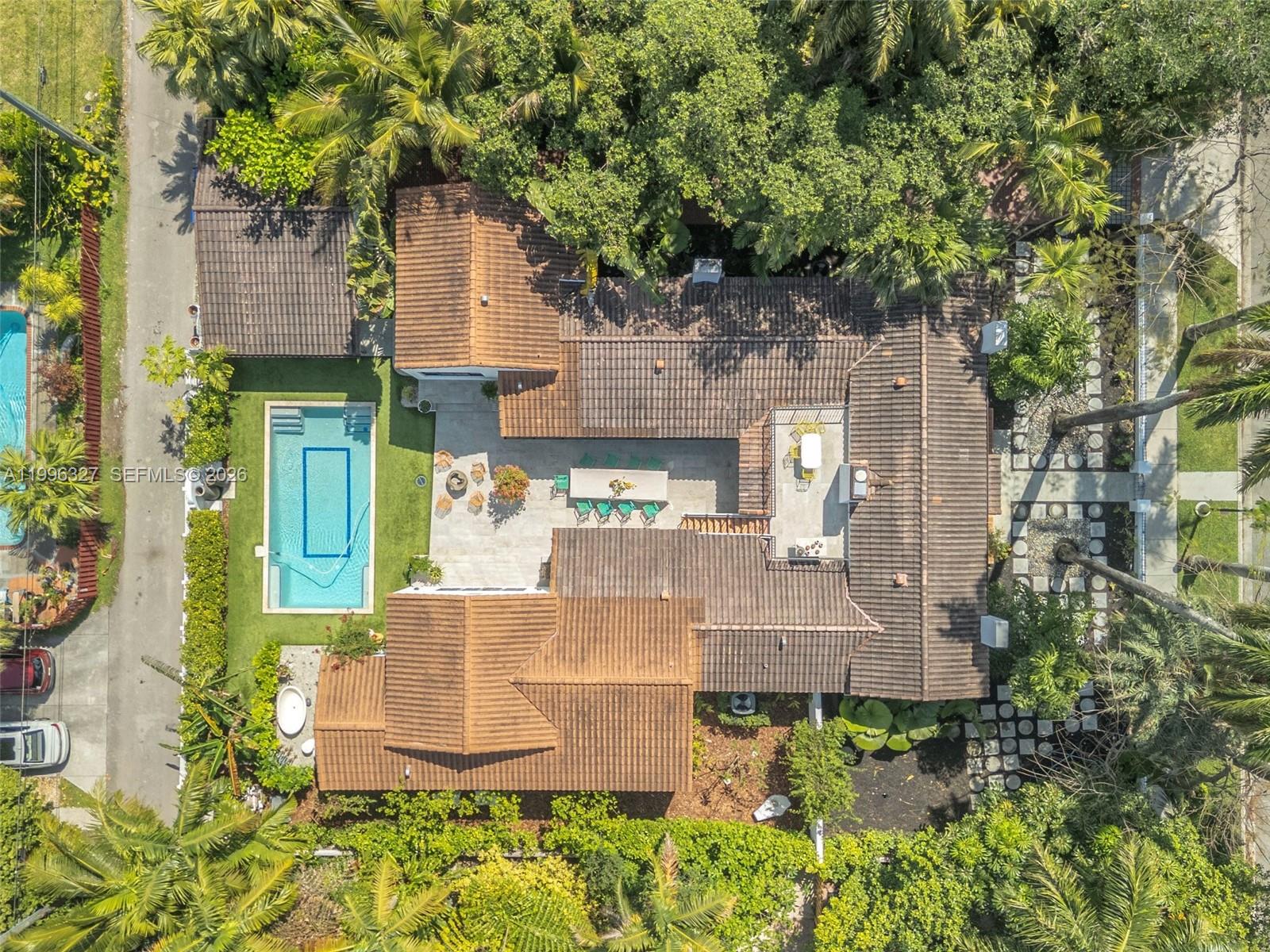 HOLLYWOOD LAKES SECTION - Residential