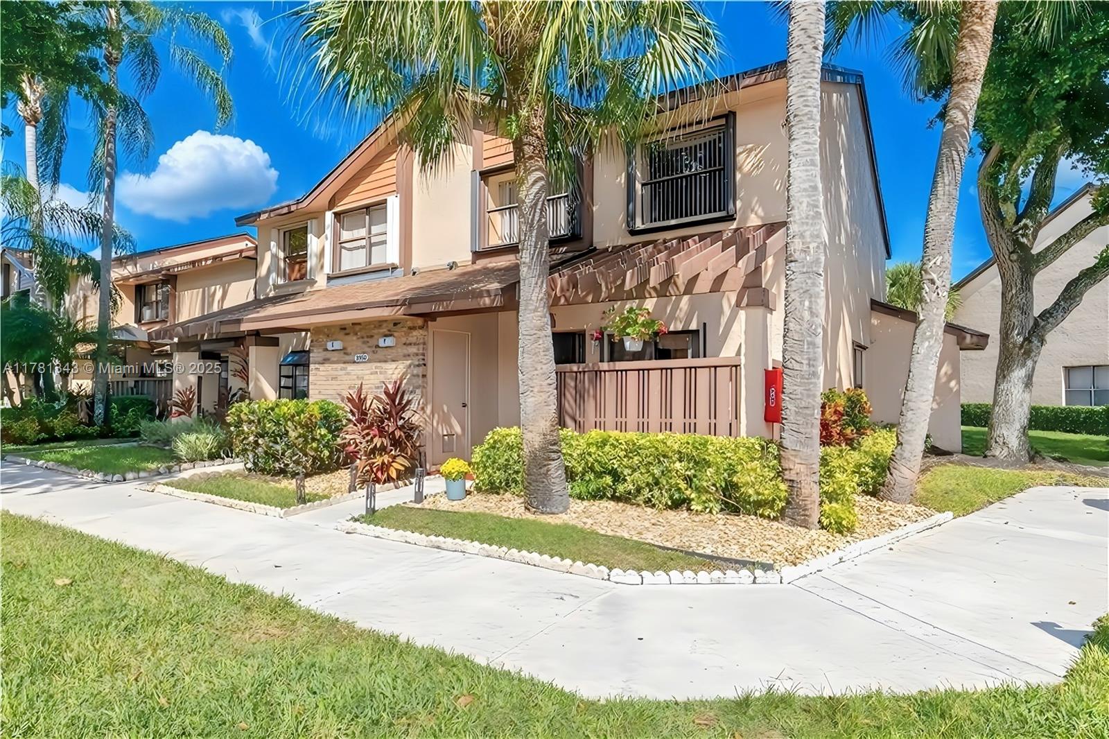 Property for Sale at 3950 Cocoplum Cir F, Coconut Creek, Broward County, Florida - Bedrooms: 3 
Bathrooms: 3  - $405,000