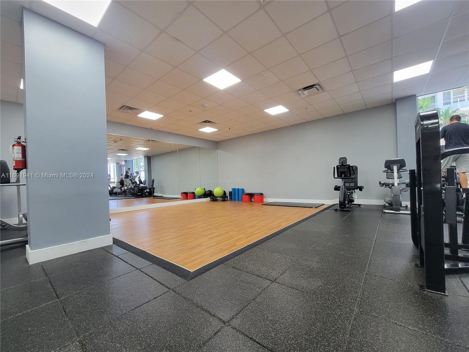 PARKER PLAZA CONDO ESTATE - Residential Lease