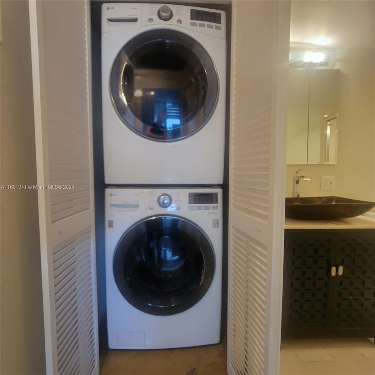 PARKER PLAZA CONDO ESTATE - Residential Lease