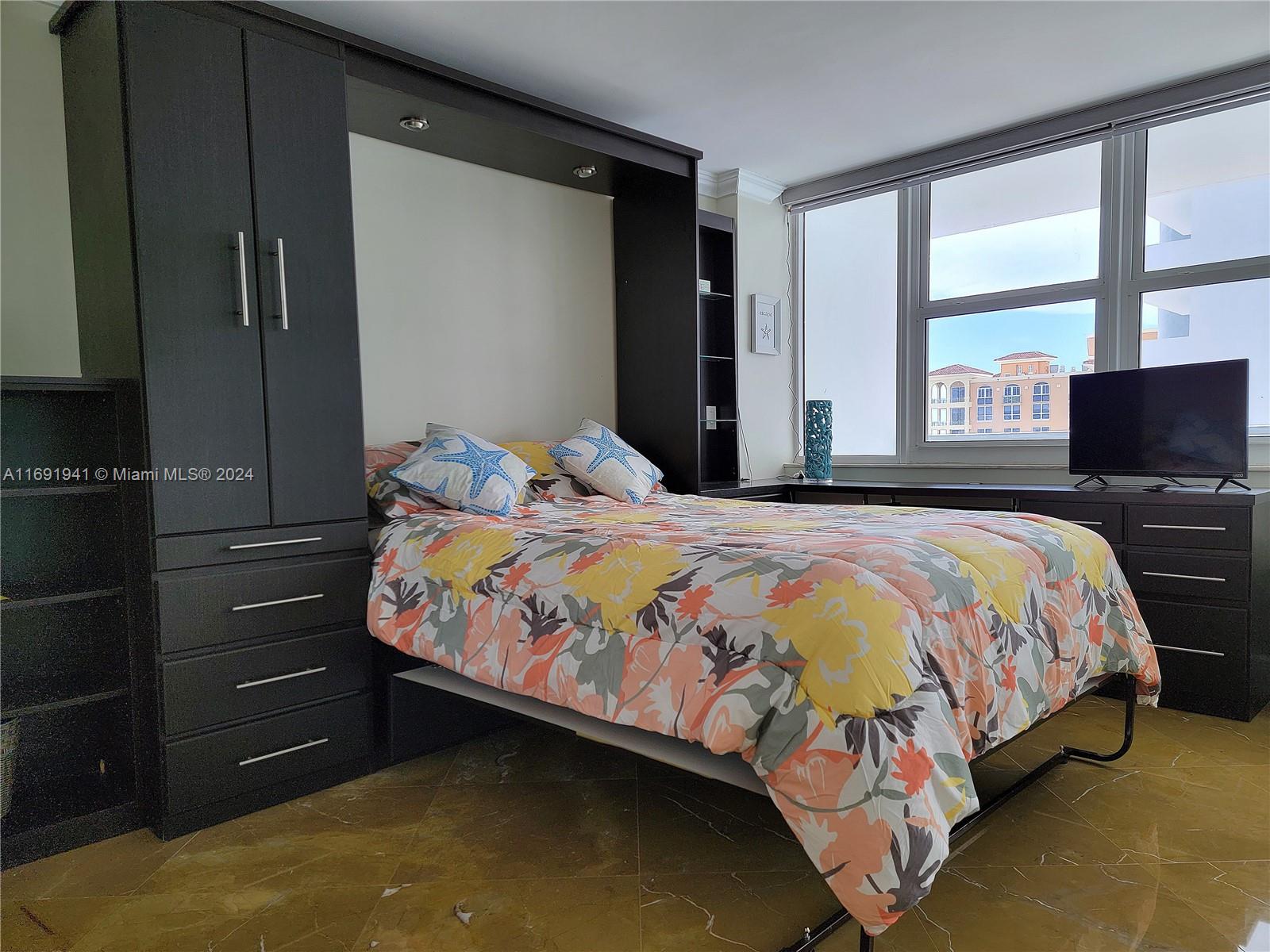 PARKER PLAZA CONDO ESTATE - Residential Lease