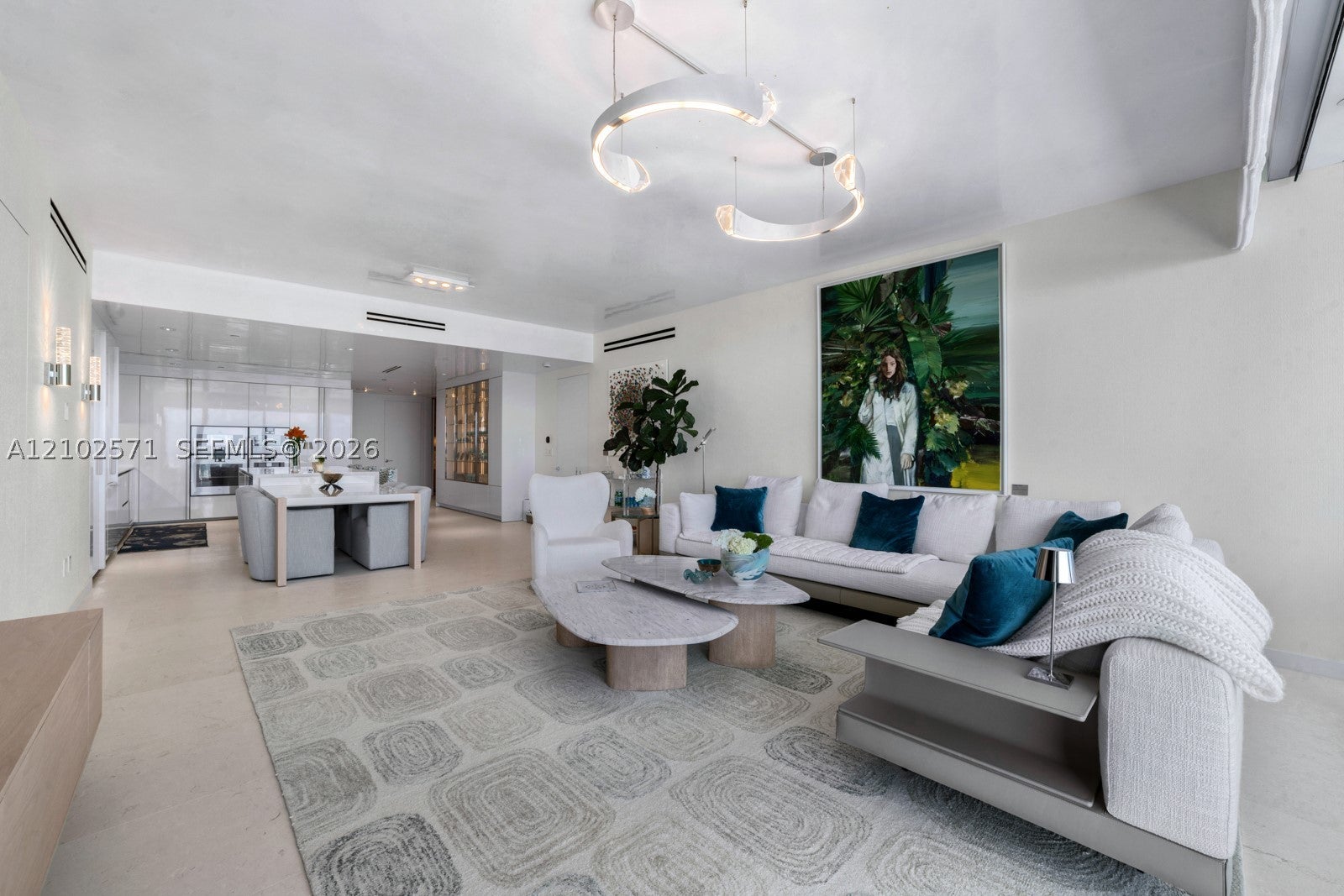 10201 Collins Ave 502