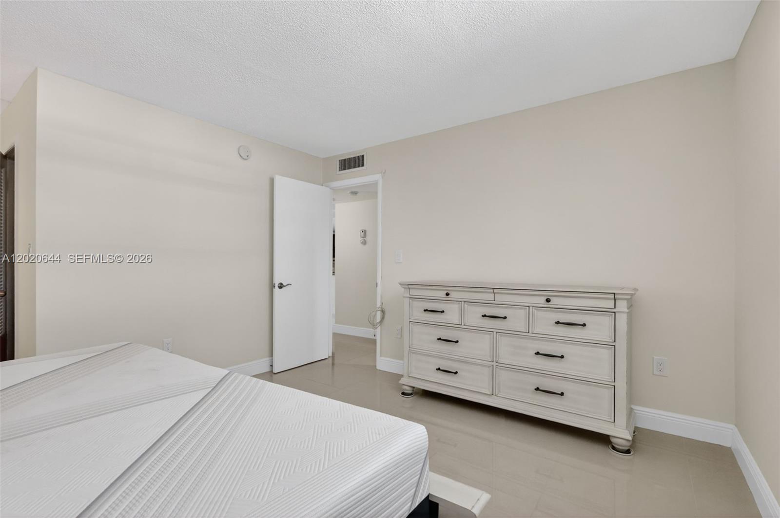 EDEN ISLES CONDO NO 6 - Residential