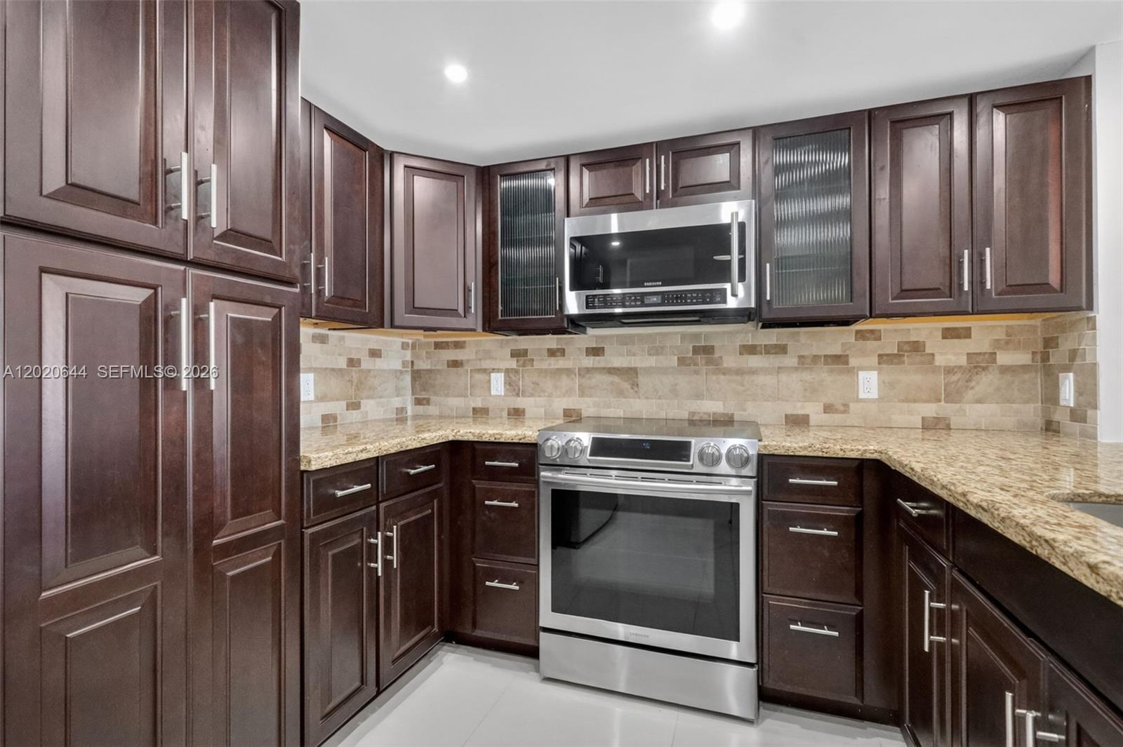 EDEN ISLES CONDO NO 6 - Residential