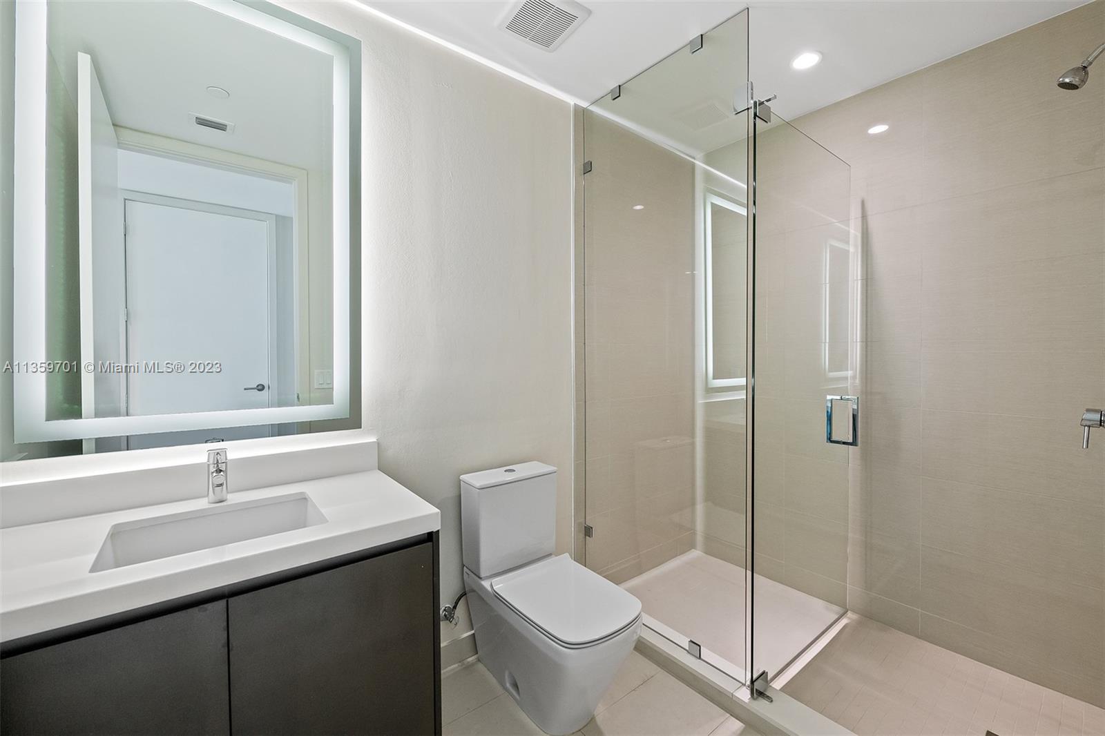 PARAMOUNT MIAMI WORLDCENT - Residential