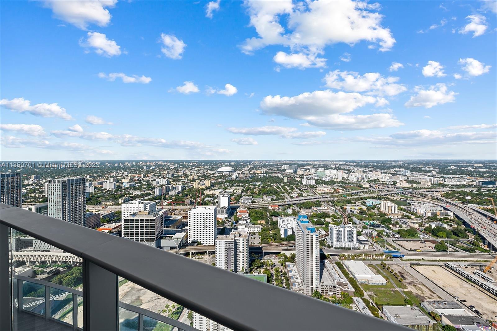 PARAMOUNT MIAMI WORLDCENT - Residential